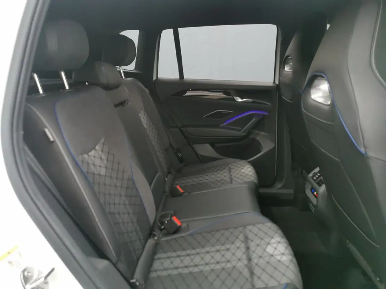 Volkswagen Tiguan 2.0 TDI DSG 4Motion R-Line Black Style 13