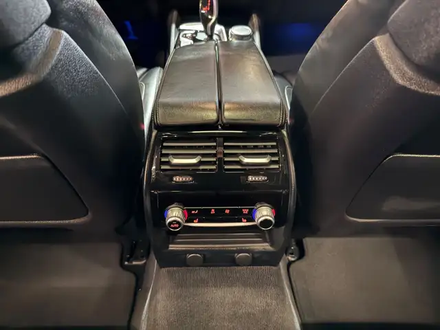 BMW 5 Series view 18