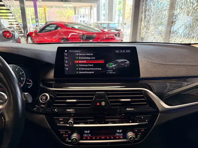 BMW 5 Series view 24