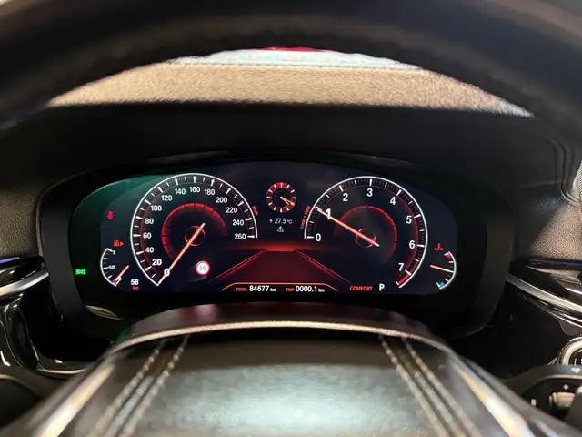 BMW 5 Series view 22