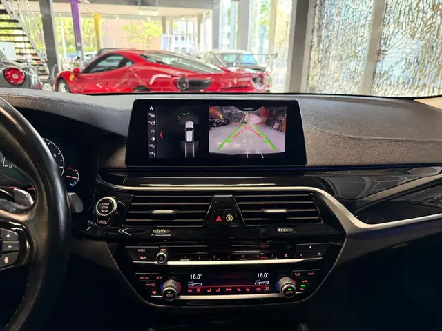 BMW 5 Series view 21