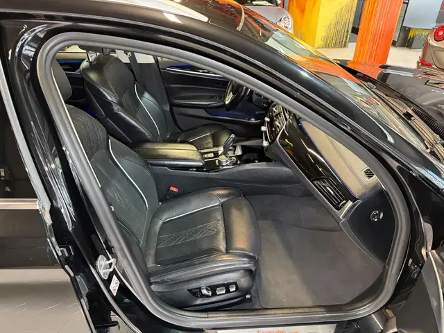 BMW 5 Series view 16