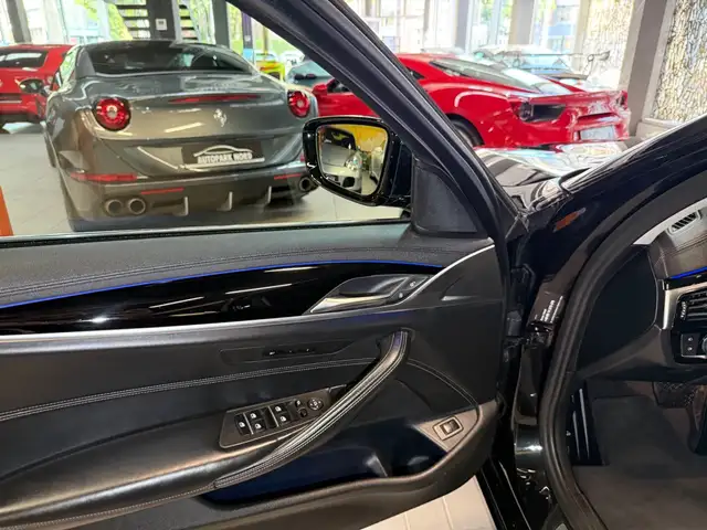 BMW 5 Series view 19