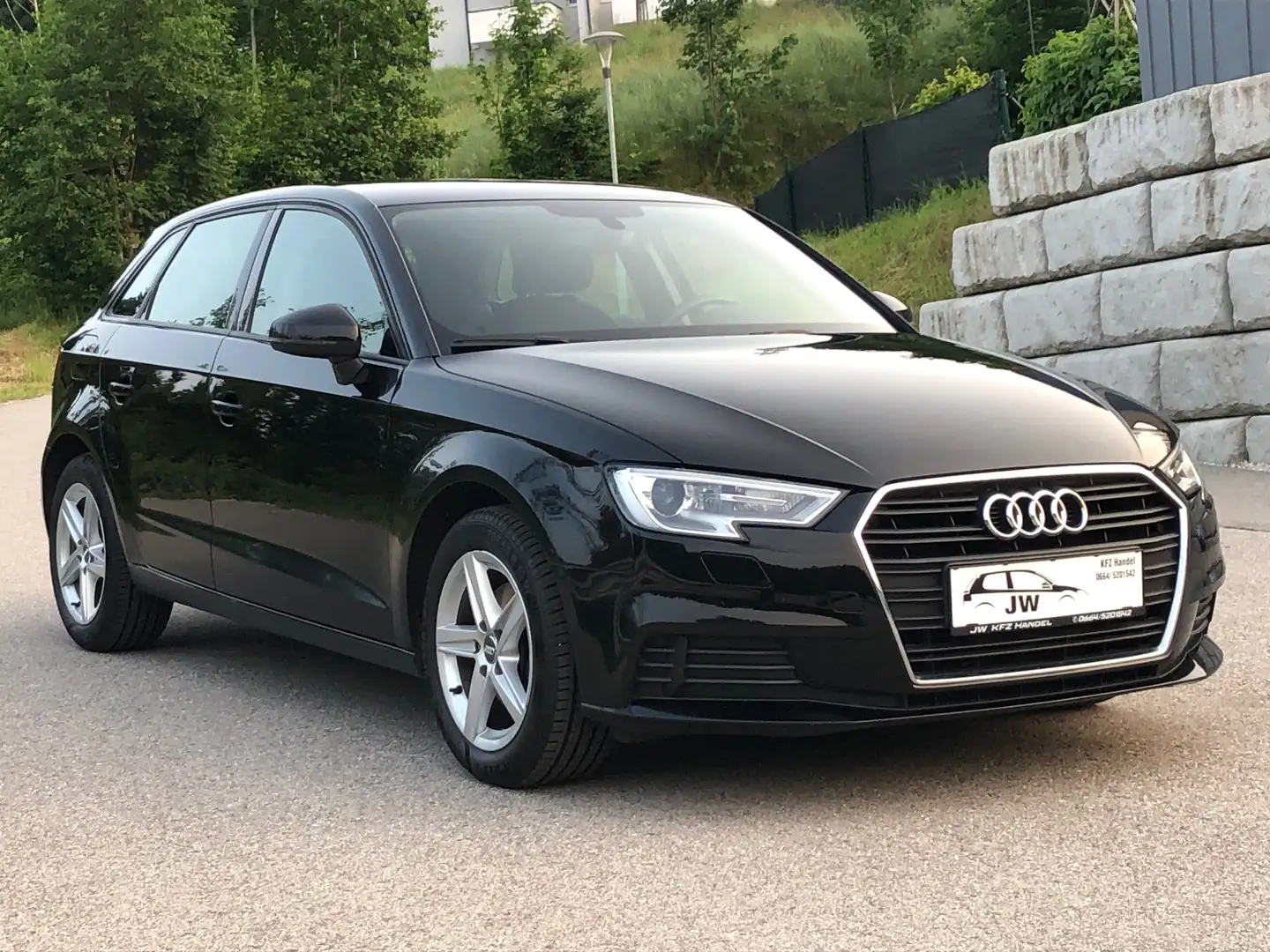 Audi A3 1.Besitz, Garantie, FINANZIERUNG MÖGLICH Schwarz - 1