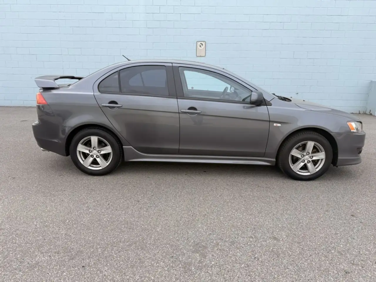 Mitsubishi Lancer снимка Mitsubishi Lancer