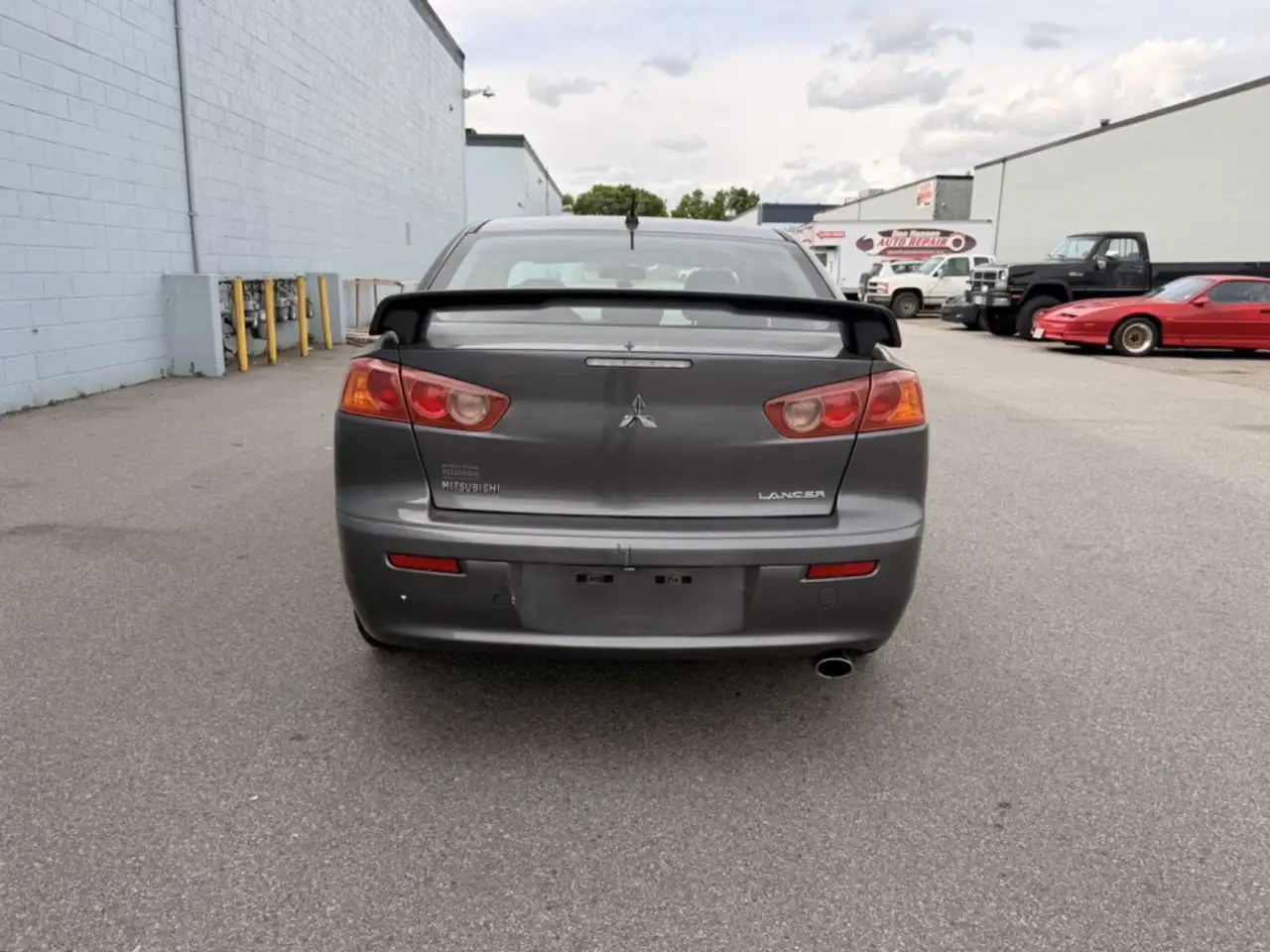 Mitsubishi Lancer снимка Mitsubishi Lancer