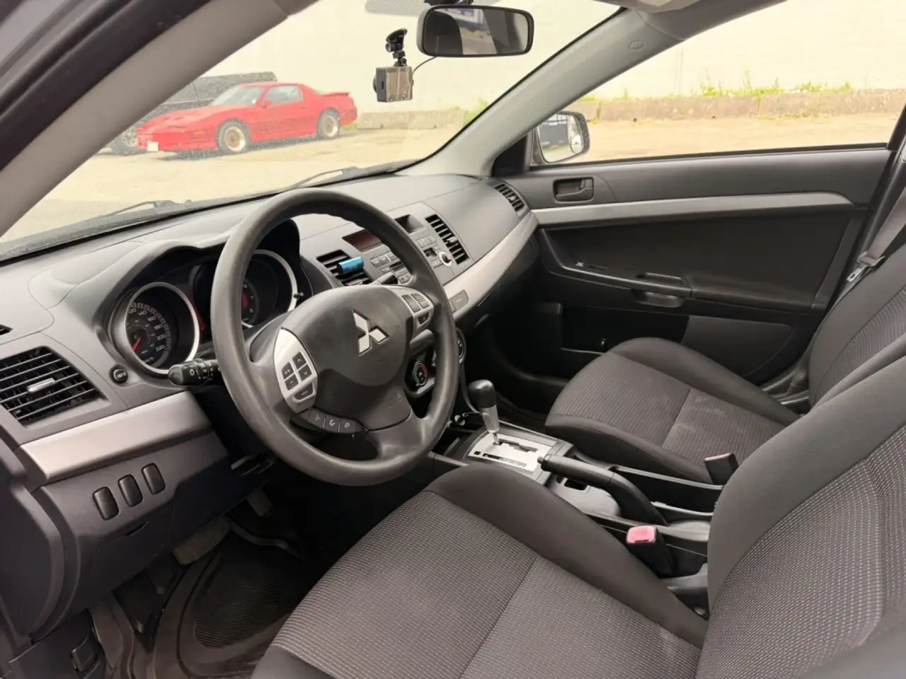 Mitsubishi Lancer снимка Mitsubishi Lancer