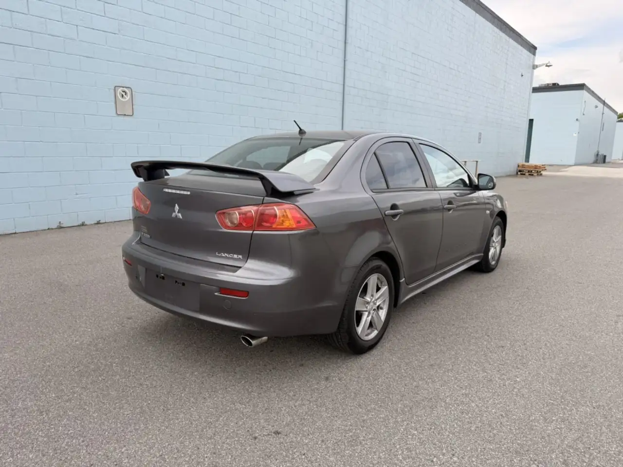 Mitsubishi Lancer снимка Mitsubishi Lancer