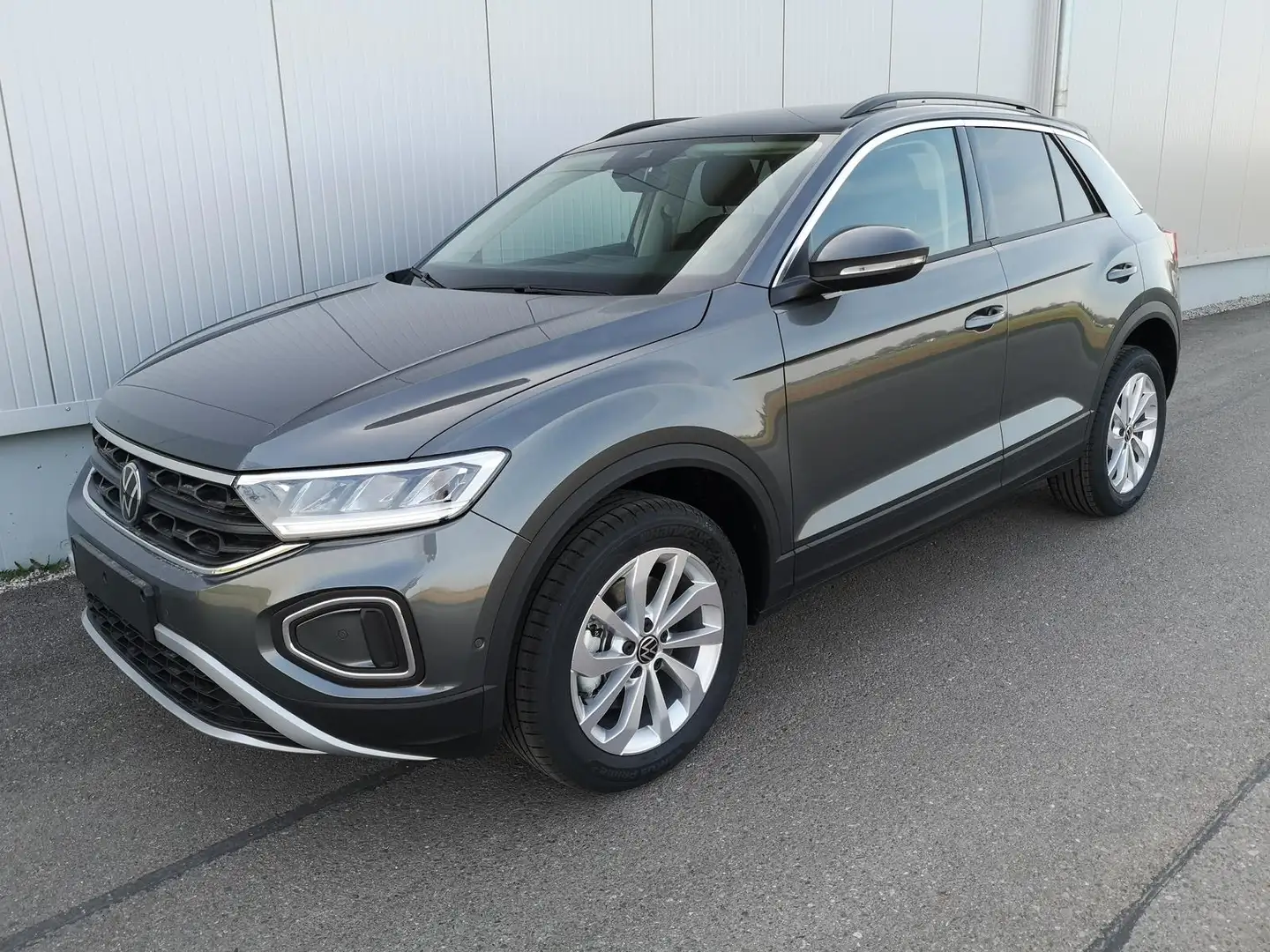 Volkswagen T-Roc 1.5 TSI Life DSG ABT PDC Kamera ACC LED Sunset 17 Grau - 1