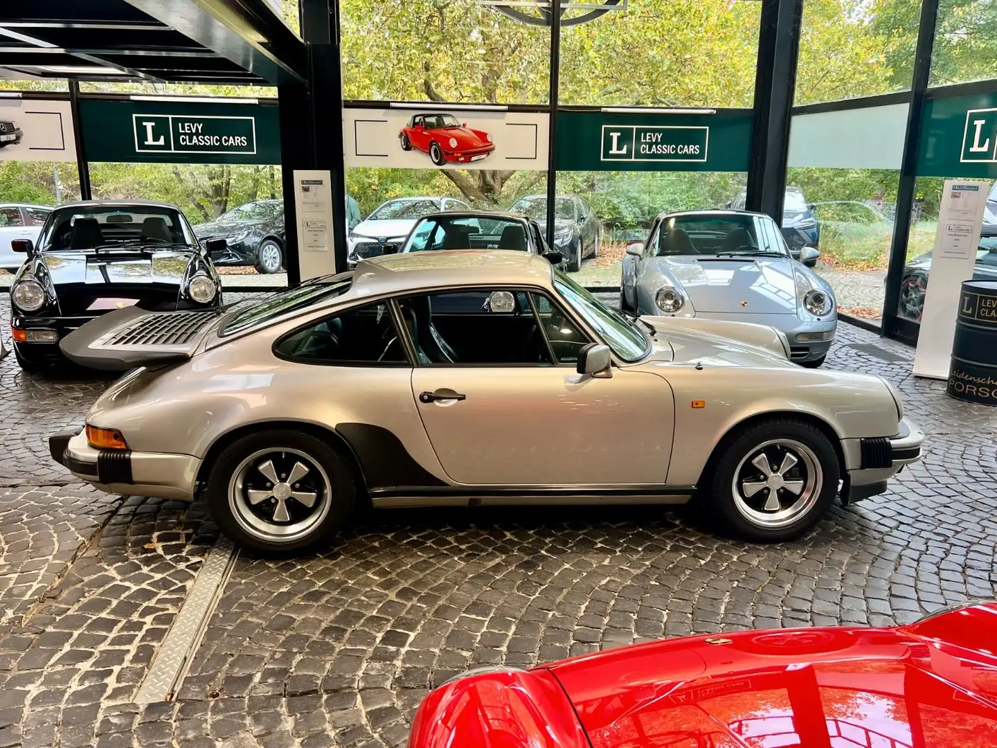Porsche 911 3,2 Carrera Coupe deutsch Sehr gute Historie Silber - 2