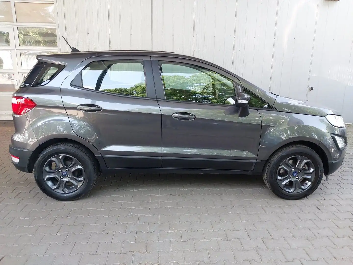 Ford EcoSport +Klima+beh.WSS+SHZ+Navi+Beh. LKR.+DAB Grau - 1
