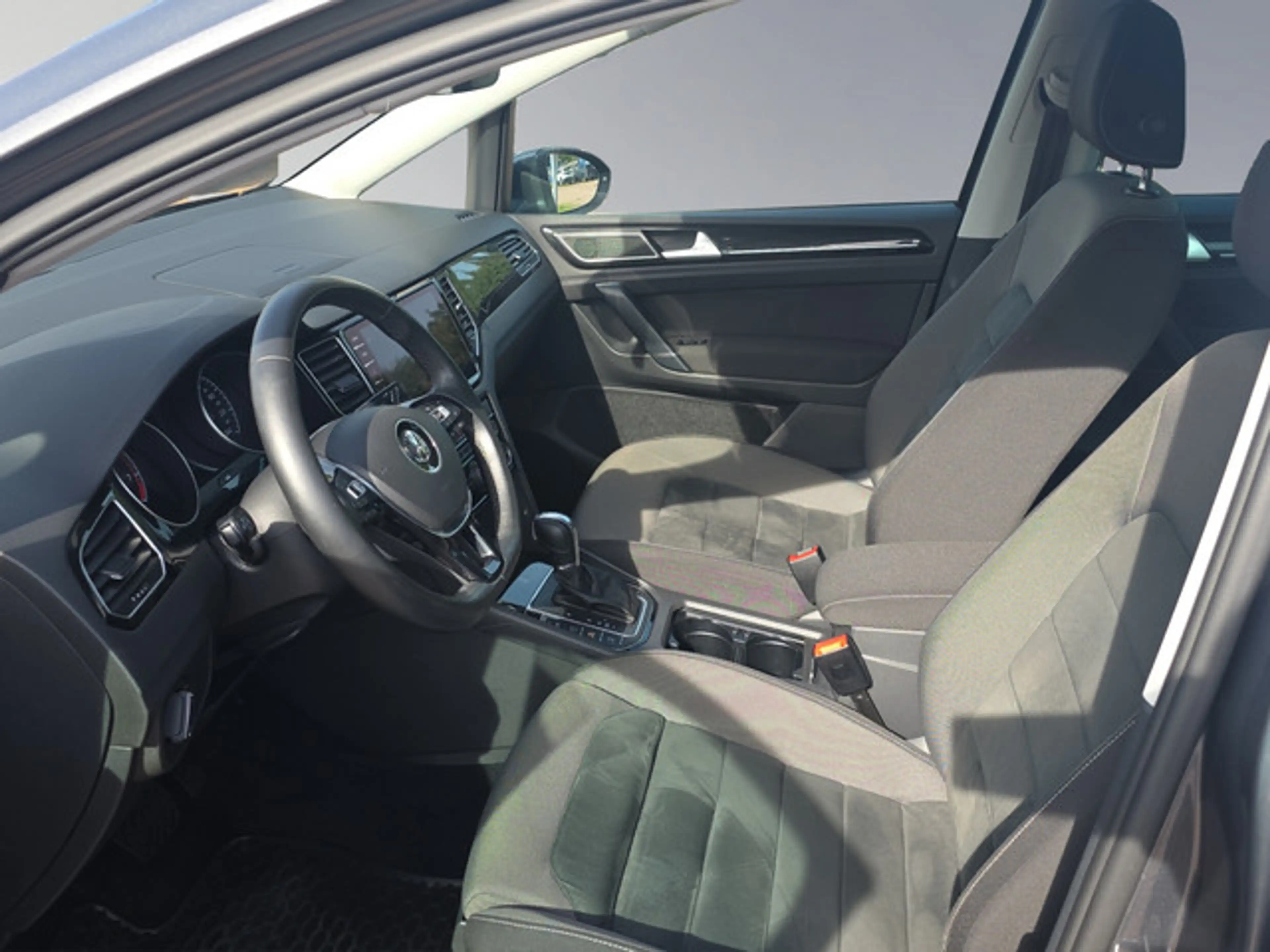 Volkswagen Golf Sportsvan Highline — photo 12