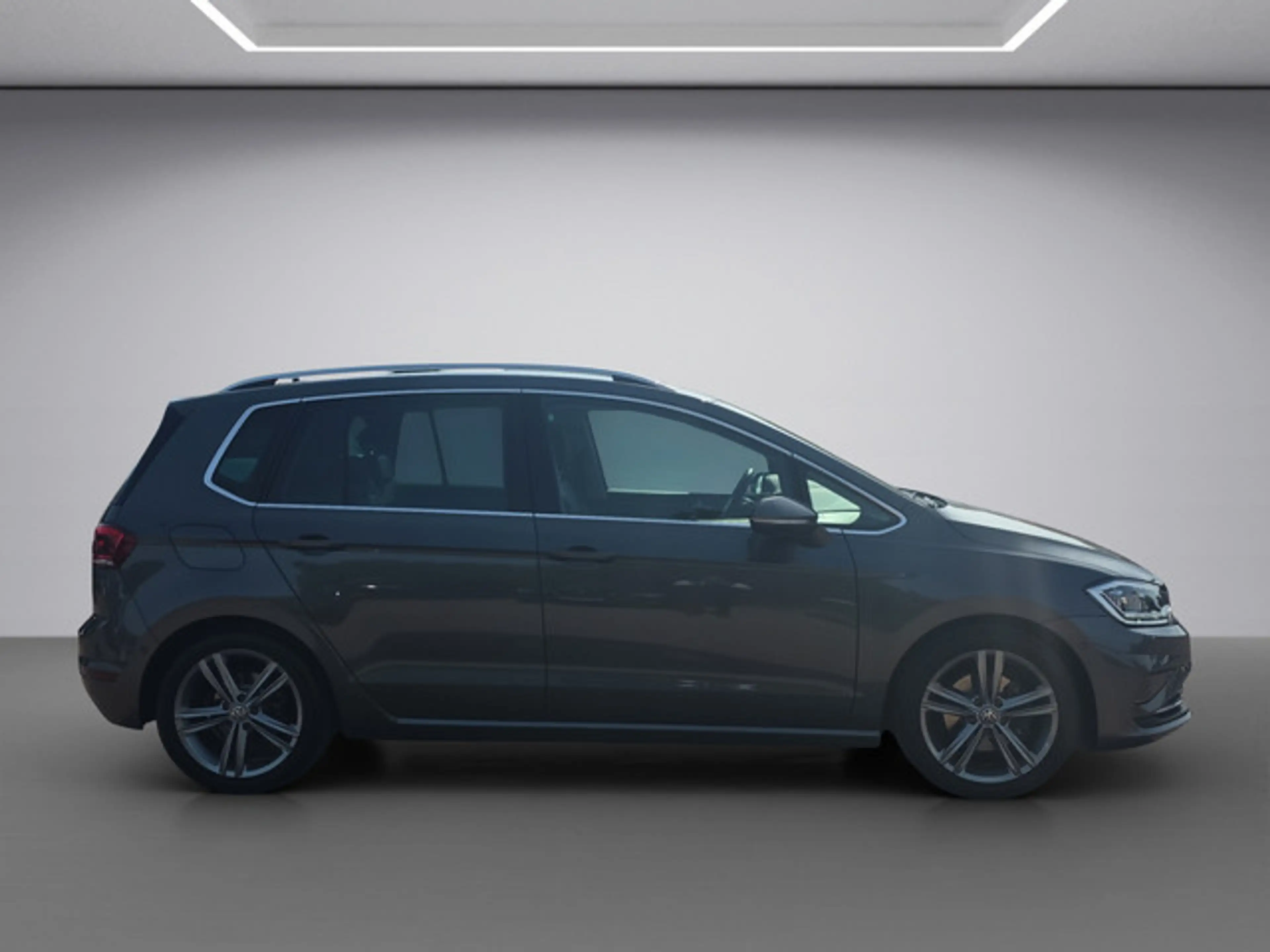 Volkswagen Golf Sportsvan Highline — photo 8