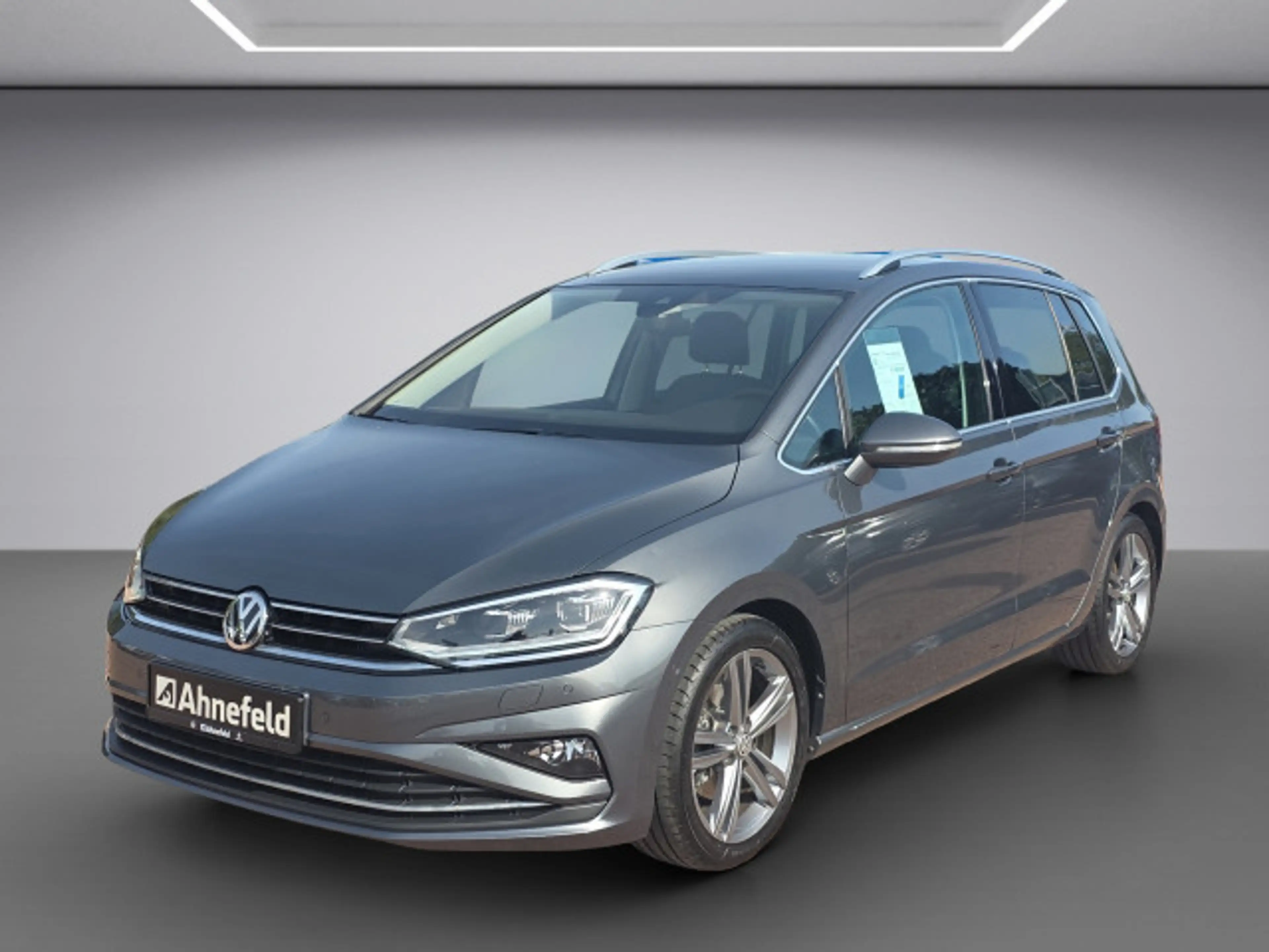Volkswagen Golf Sportsvan Highline — photo 2
