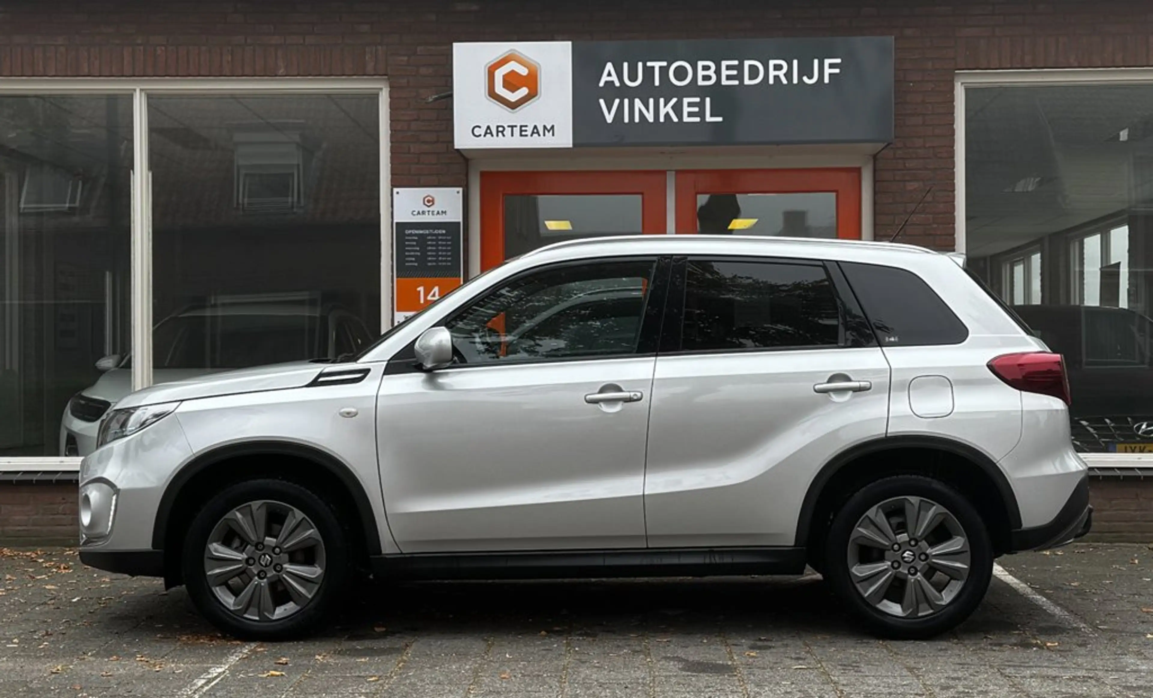 Suzuki Vitara 1.4 Boosterjet Select Smart Hybrid — photo 6