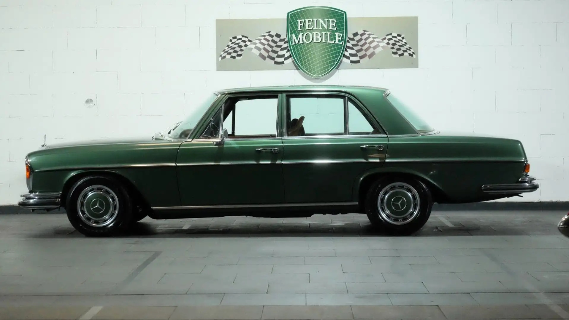 Mercedes-Benz 280 SE 5.0 Kraftpaket mit V8-Kompressor Grün - 2