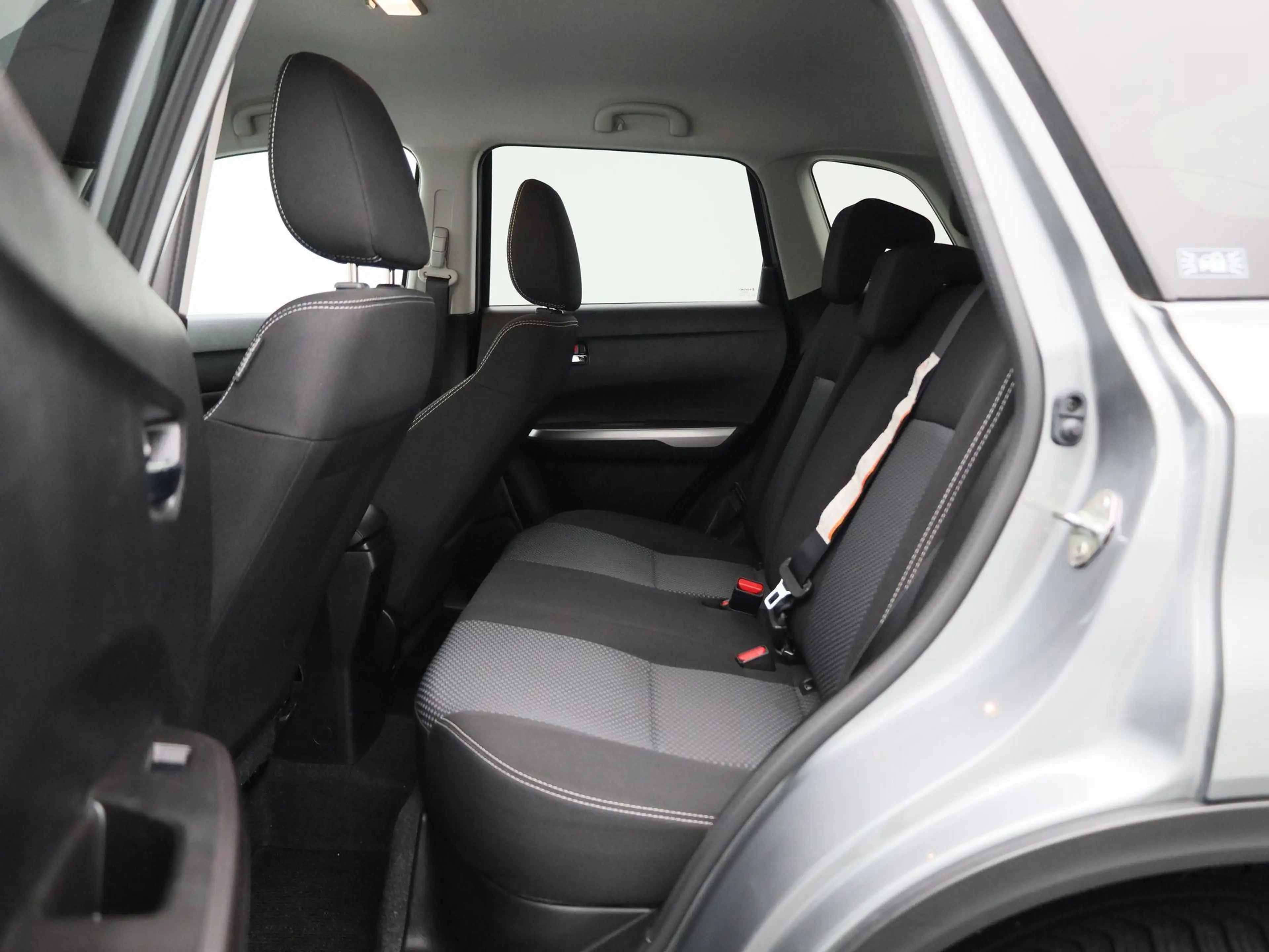 Suzuki Grand Vitara 1.5 Luxe+ 2WD A/T | CAMERA | KLIMAATREGELING | STO — photo 12