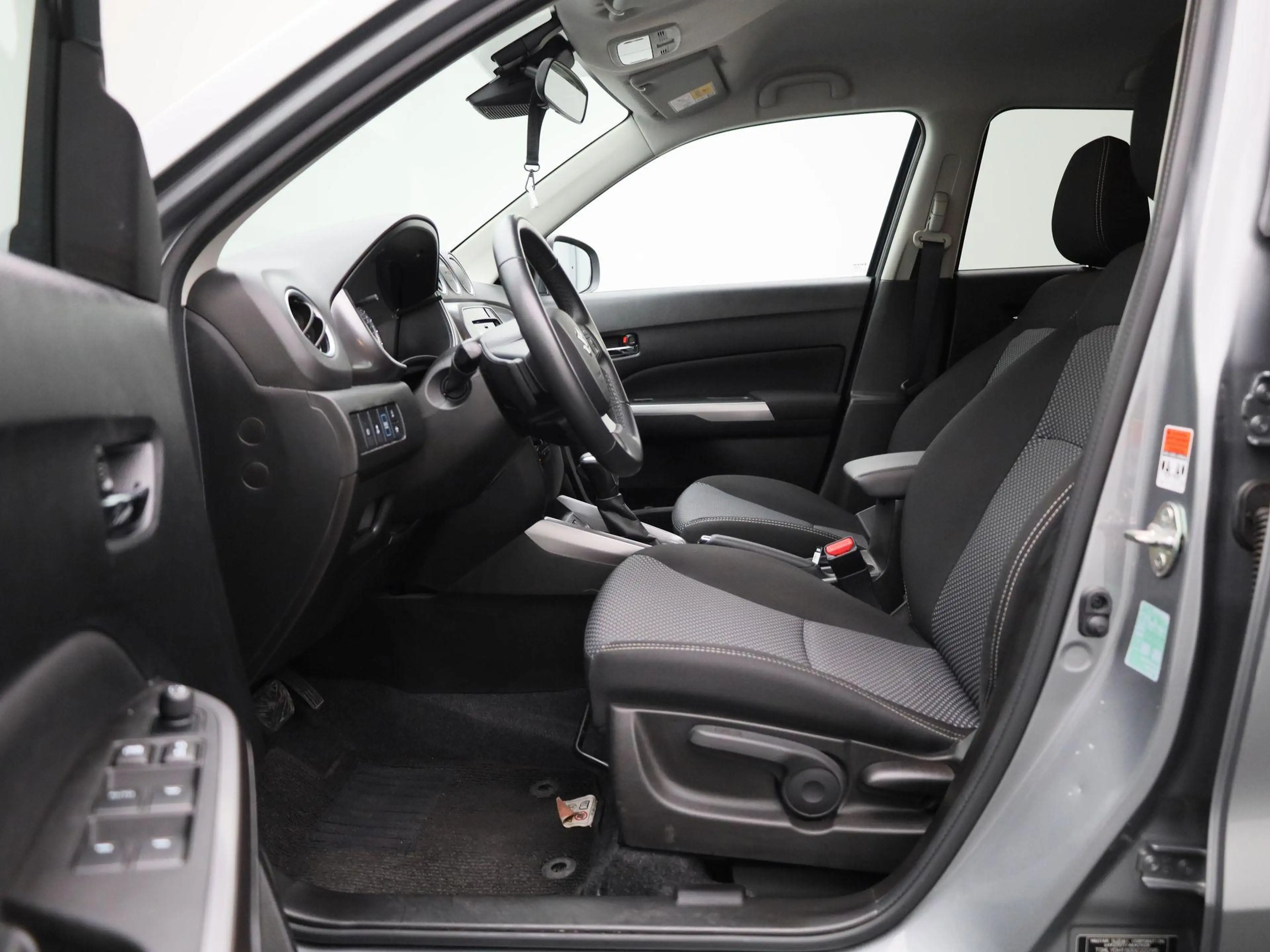 Suzuki Grand Vitara 1.5 Luxe+ 2WD A/T | CAMERA | KLIMAATREGELING | STO — photo 11