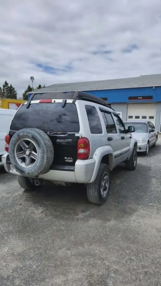 Jeep Liberty снимка Jeep Liberty