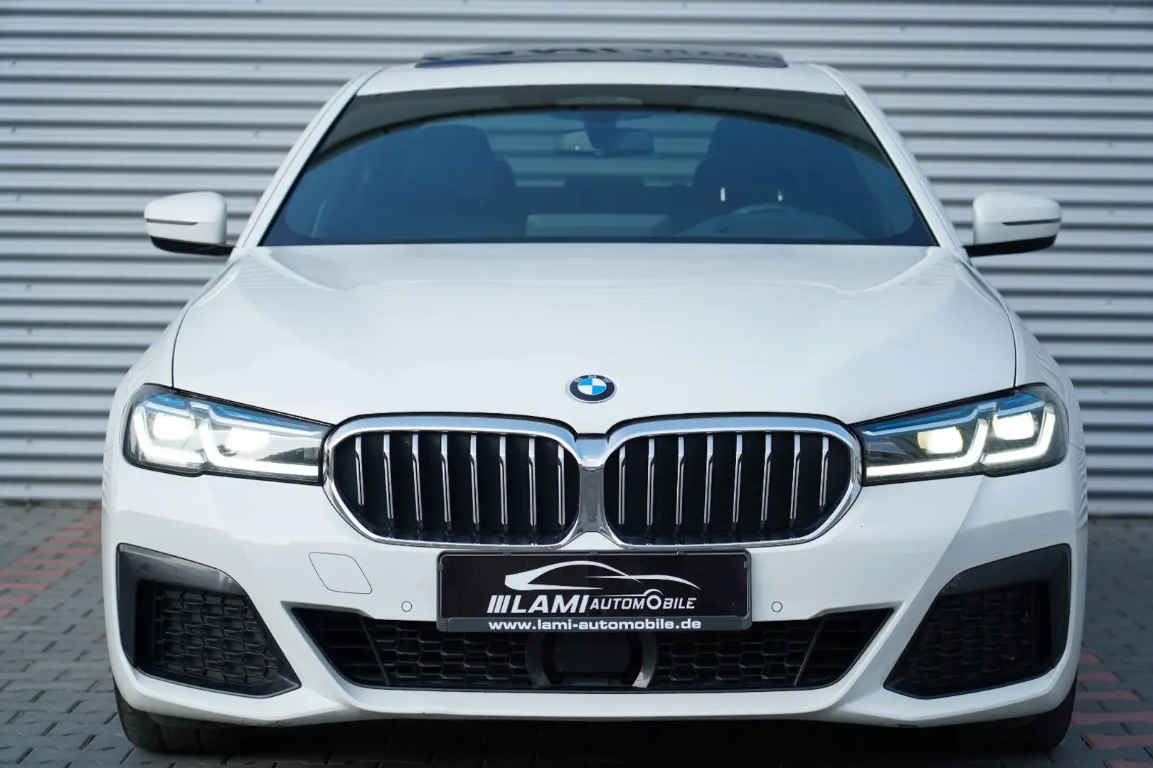 BMW 530 d xDrive M Sport LASER KEY HUD SHD SITZLÜFT Blanc - 2