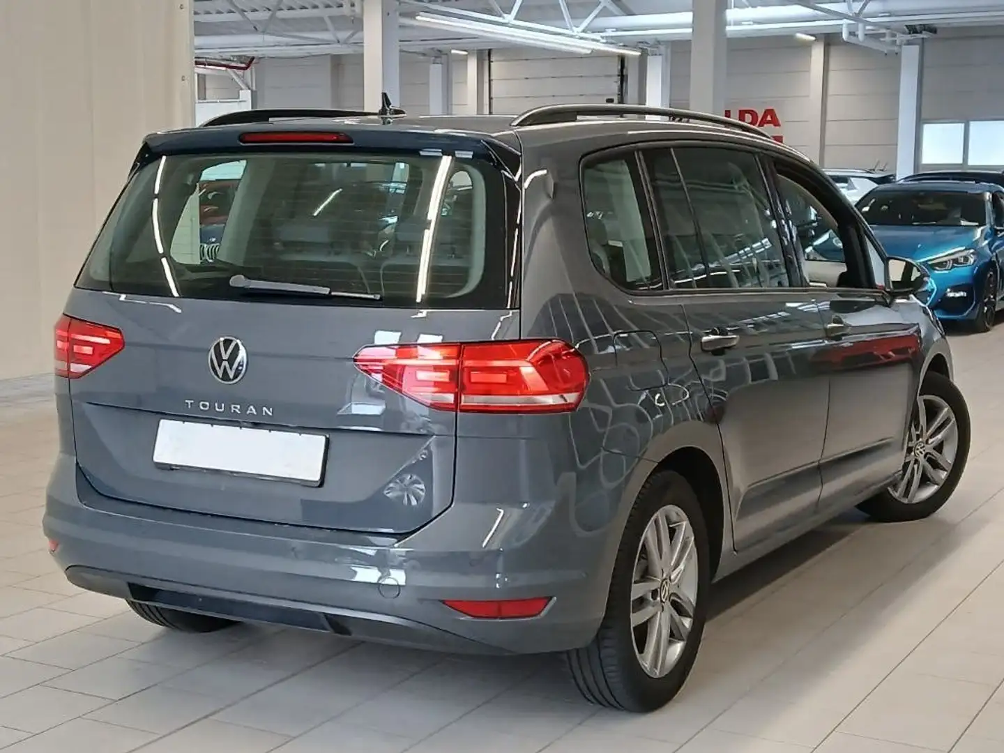 Volkswagen Touran PANO 7-Sitzer ACC Kamera LED Keyless 8-fach DAB 17 Grau - 2