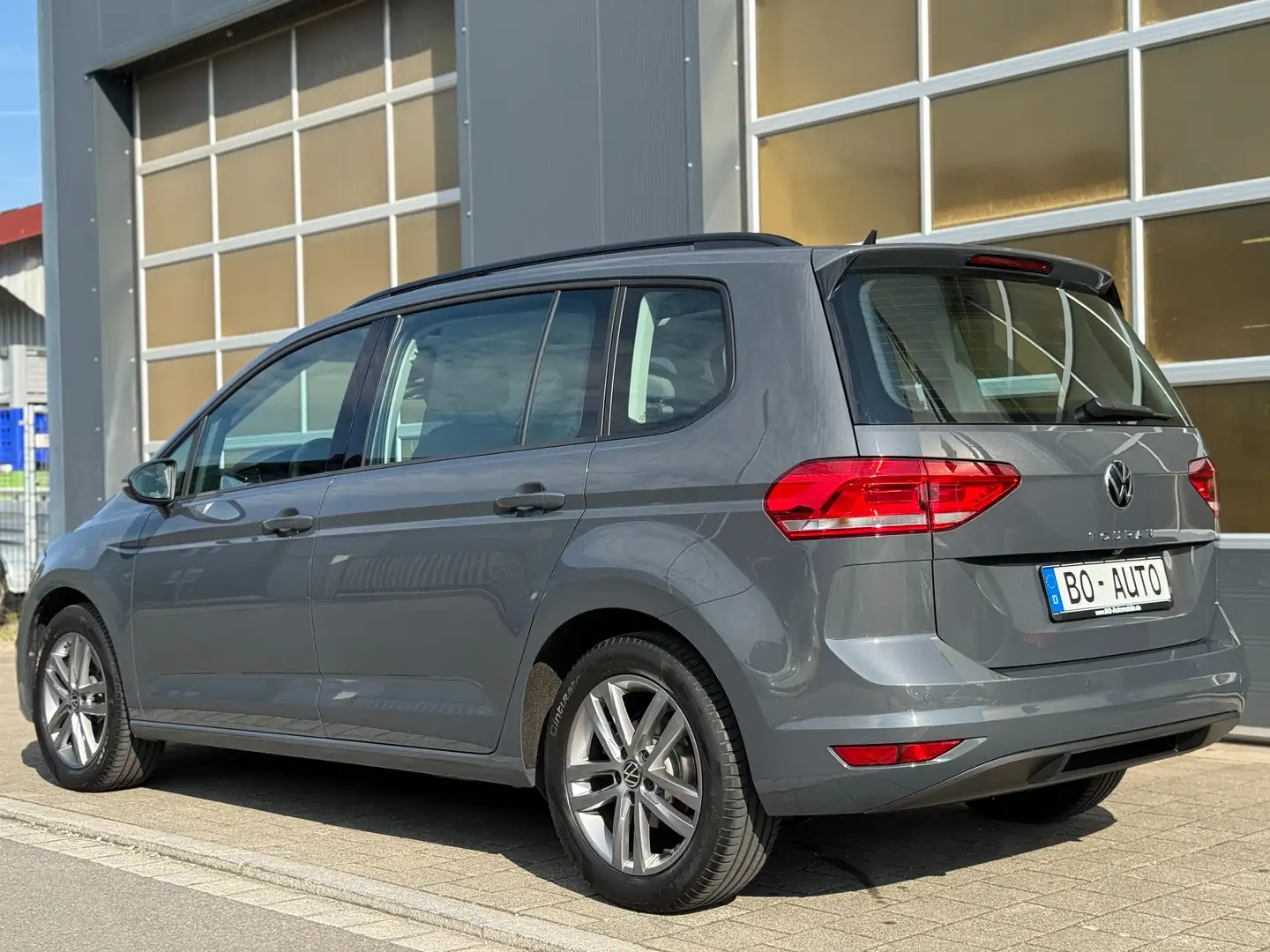 Volkswagen Touran PANO 7-Sitzer ACC Kamera LED Keyless 8-fach DAB 17 Gris - 2