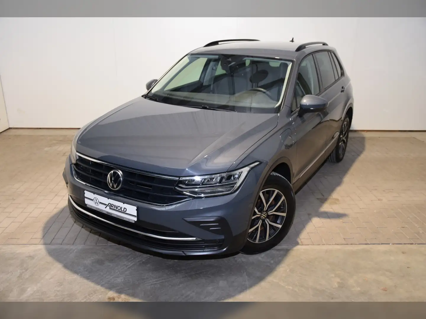 Volkswagen Tiguan eHybrid Life AHK - LED - Navi - RearView Grau - 2