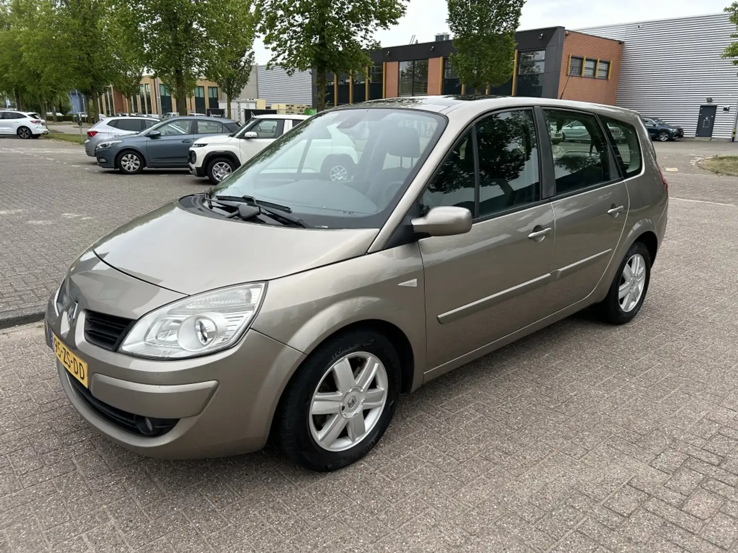 Renault Grand Scenic 2.0-16V Business L. PANO CRUISE CLIMA TRHK NAP! Beige - 1