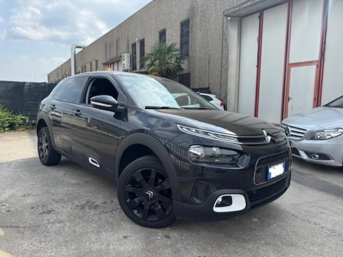 Citroen C4 Cactus BlueHDi 100 S&S Shine Nero - 1