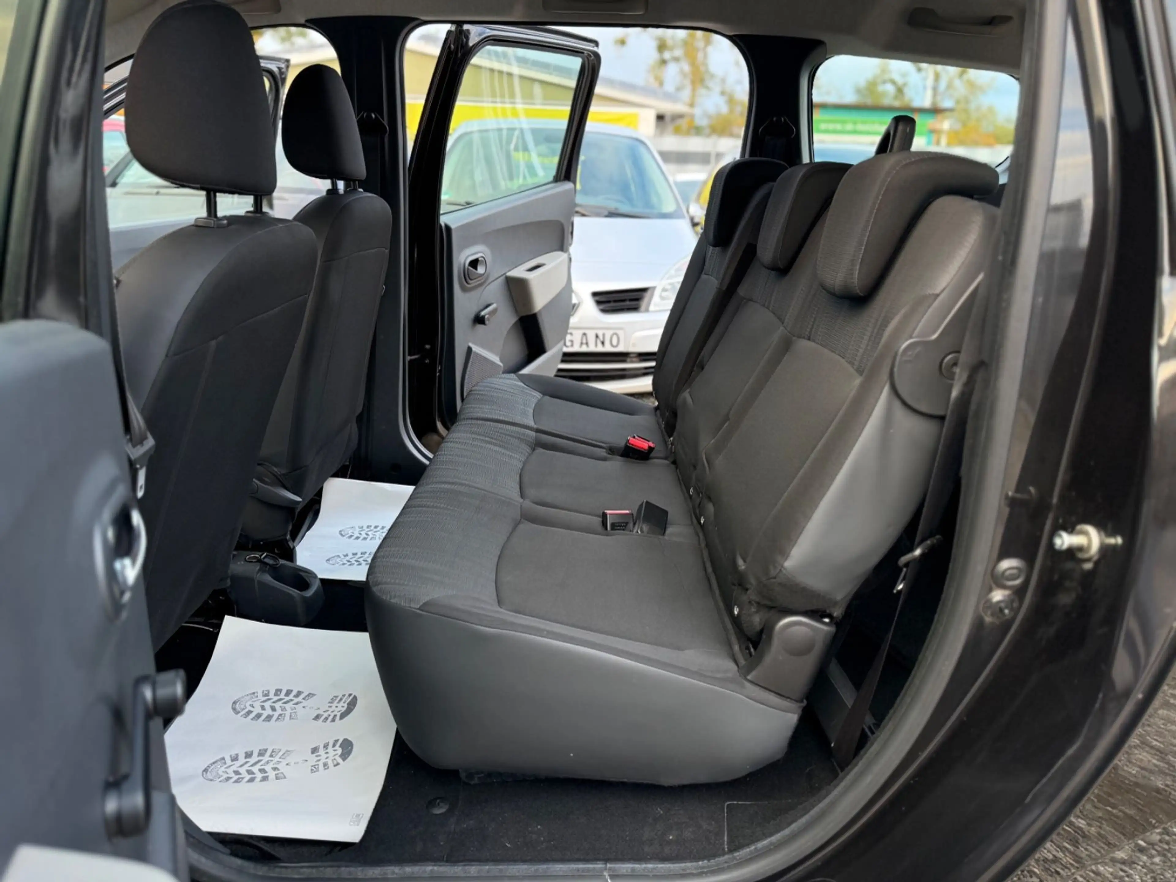 Dacia Lodgy Ambiance /KLIMA/7-SITZER/NAVI/KAMERA/1HAND — photo 10