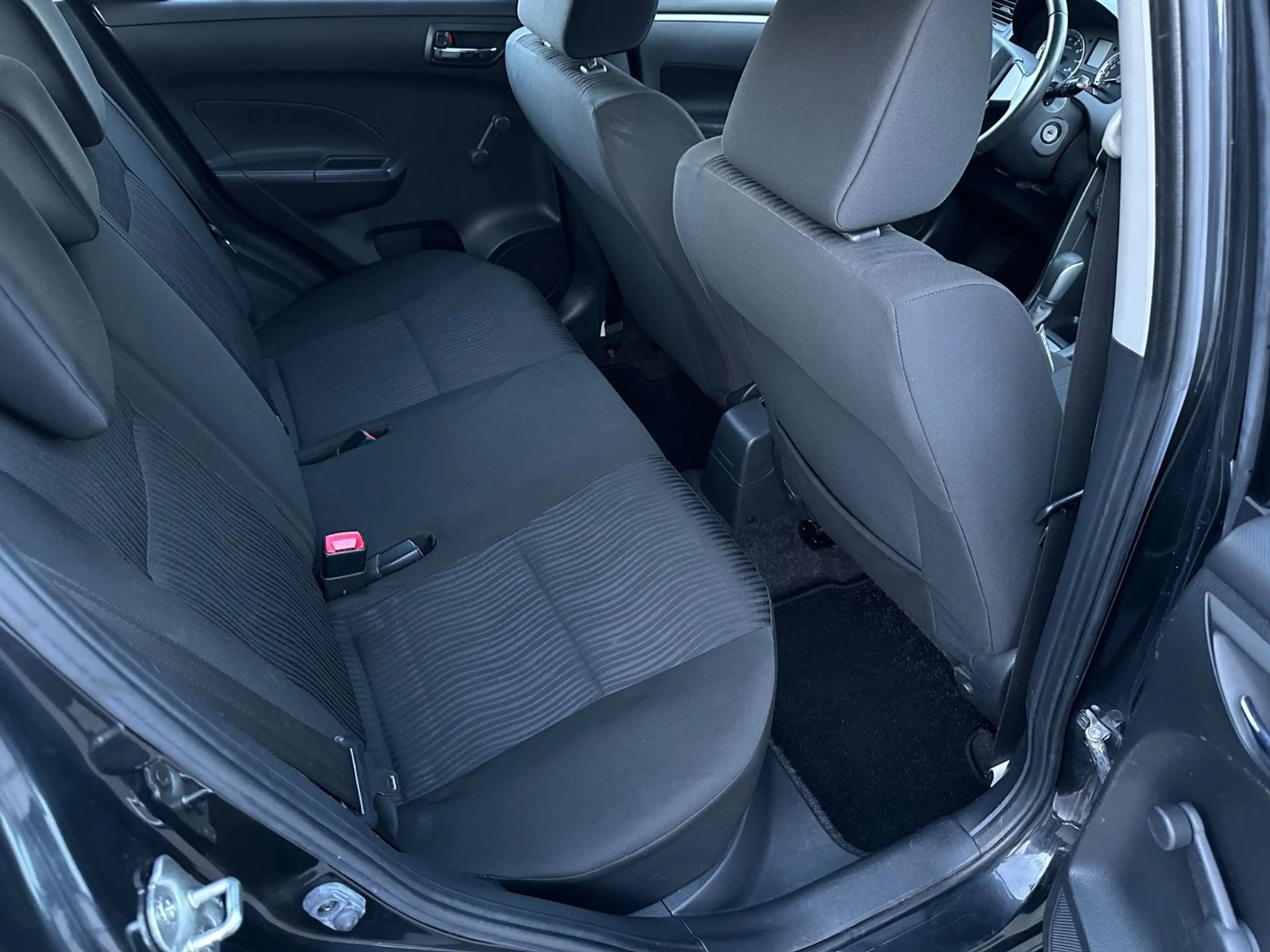 Suzuki Swift Club*1.Hd*Automatik*Klima*ZV*USB*8xbrft. — photo 13