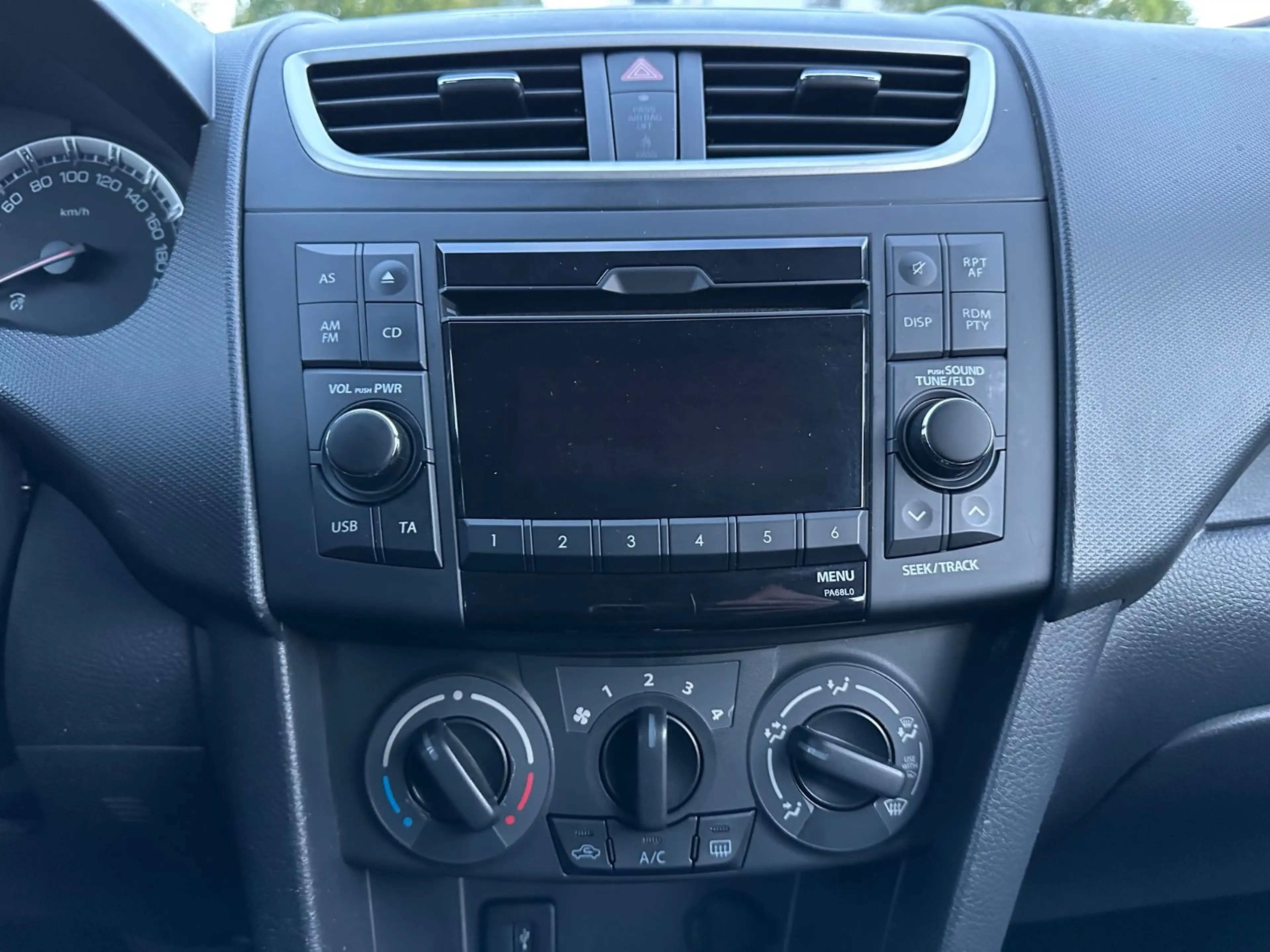 Suzuki Swift Club*1.Hd*Automatik*Klima*ZV*USB*8xbrft. — photo 15