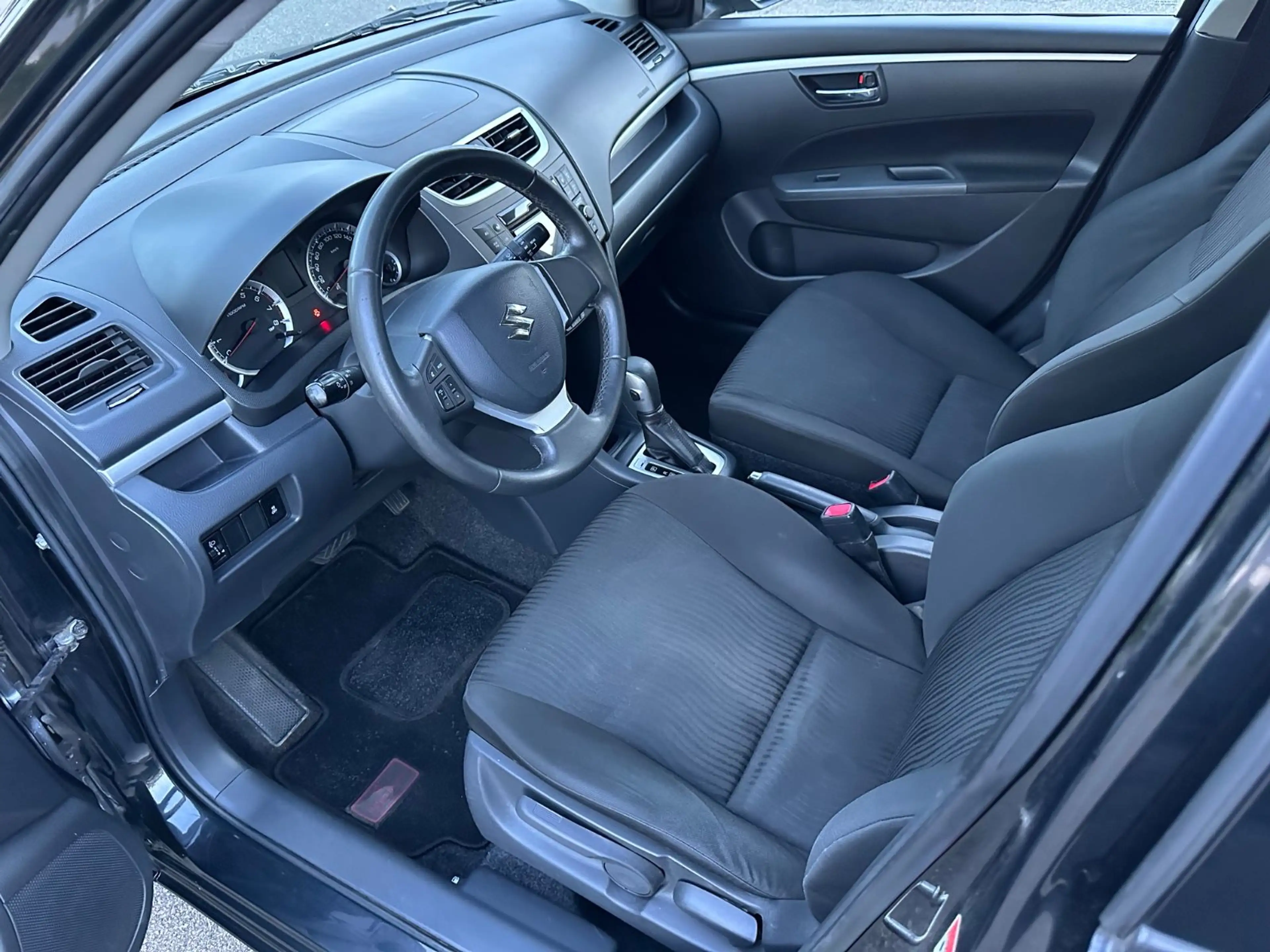 Suzuki Swift Club*1.Hd*Automatik*Klima*ZV*USB*8xbrft. — photo 9