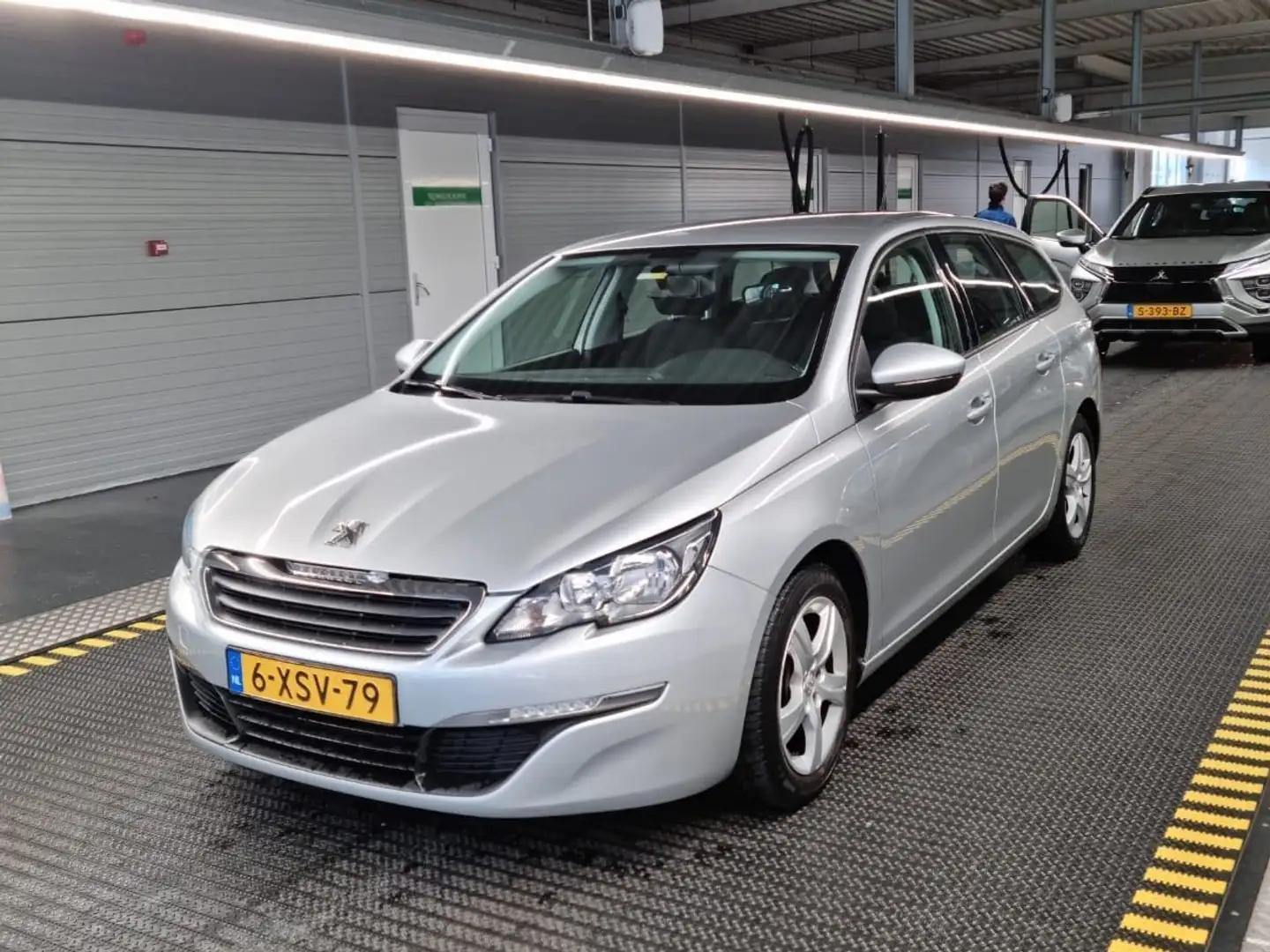 Peugeot 308 PureTech 110 Stop & Start Allure Grijs - 1