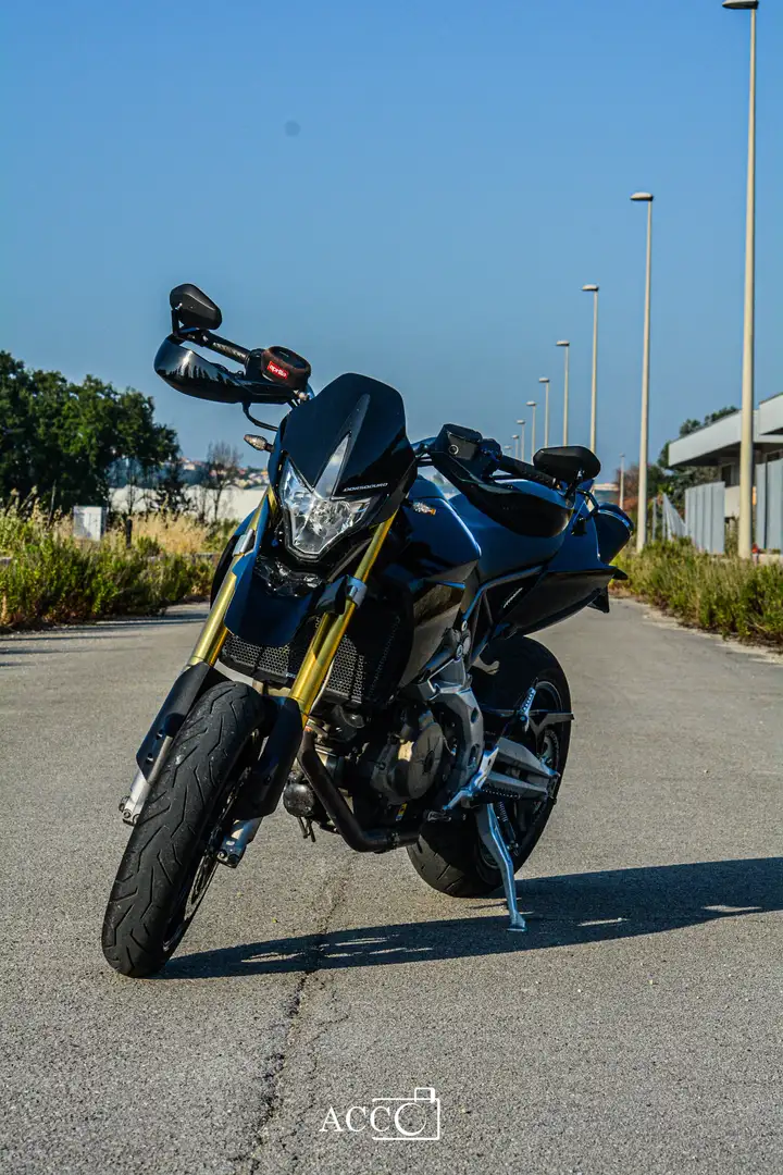 Aprilia Dorsoduro - 1