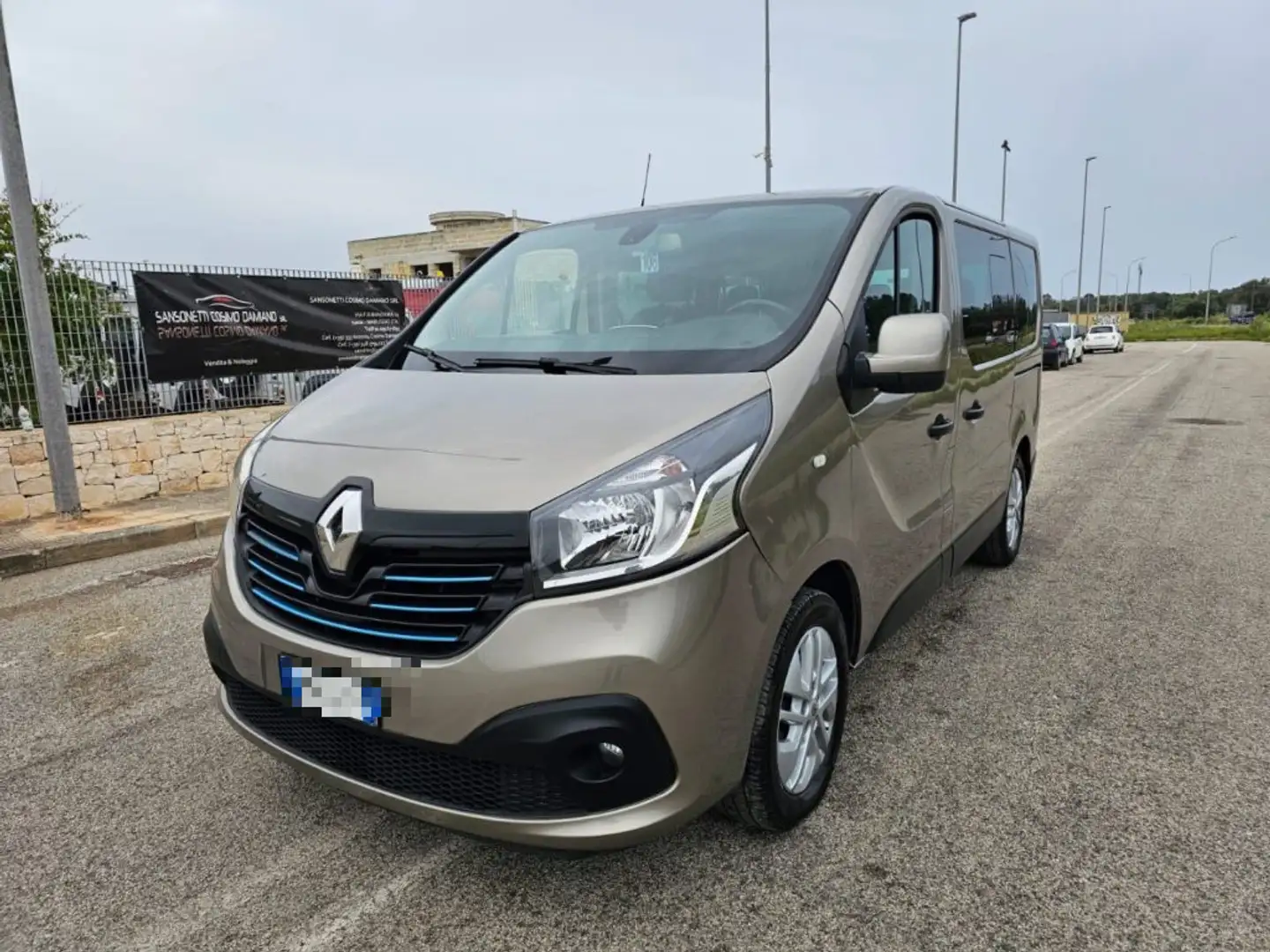 Renault Trafic T27 1.6 dCi 125CV S&S PC-TN Intens 8 POSTI Beige - 1
