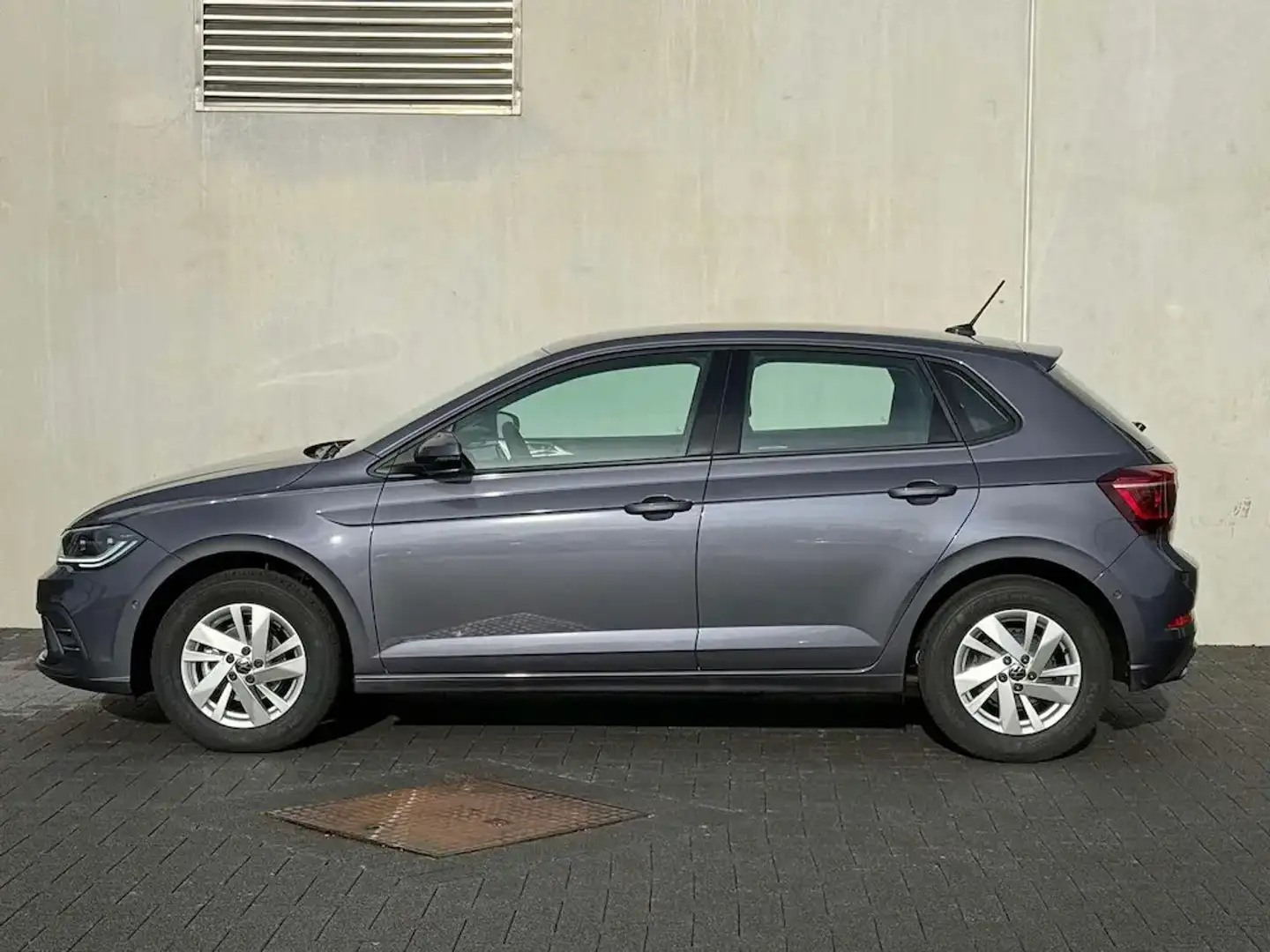 Volkswagen Polo POLO STYLE 1.0TSI 95PK - ACC - NAV - REAR CAMERA - Grijs - 2
