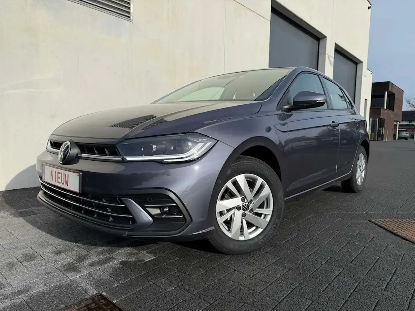 Volkswagen Polo POLO STYLE 1.0TSI 95PK - ACC - NAV - REAR CAMERA - Grijs - 1