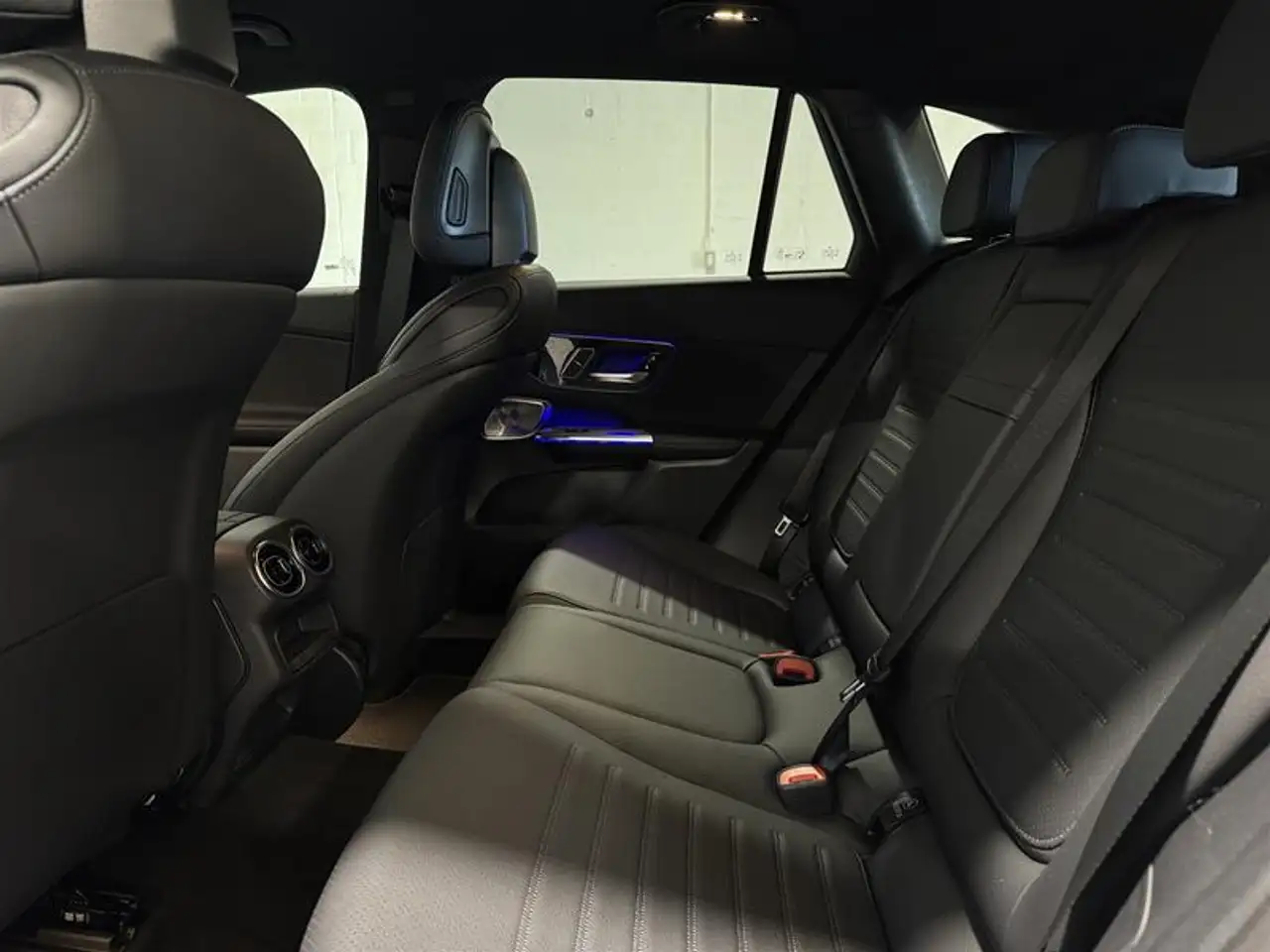 Mercedes-Benz GLC снимка Mercedes-Benz GLC