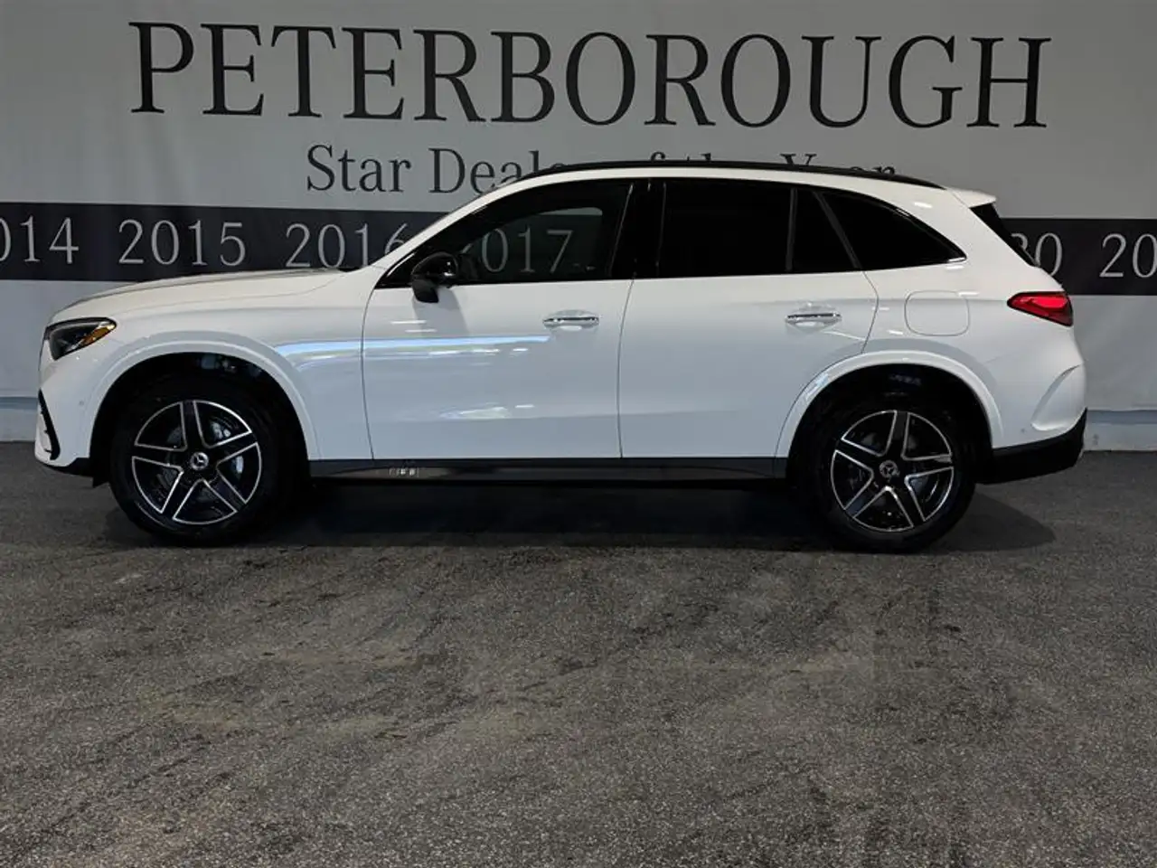 Mercedes-Benz GLC снимка Mercedes-Benz GLC