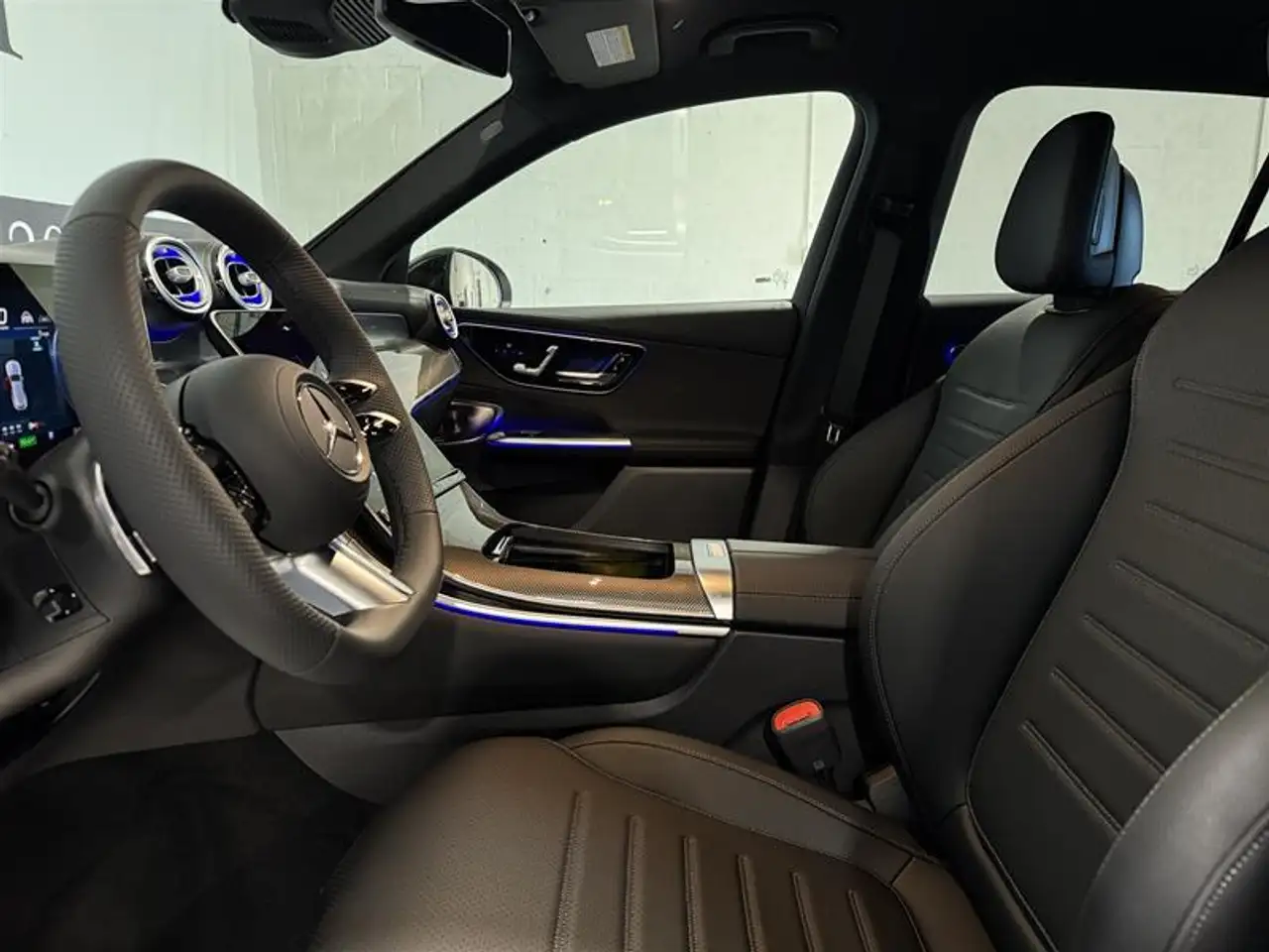 Mercedes-Benz GLC снимка Mercedes-Benz GLC