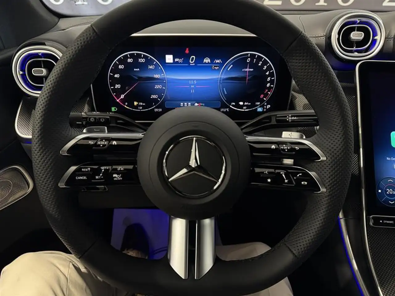 Mercedes-Benz GLC снимка Mercedes-Benz GLC