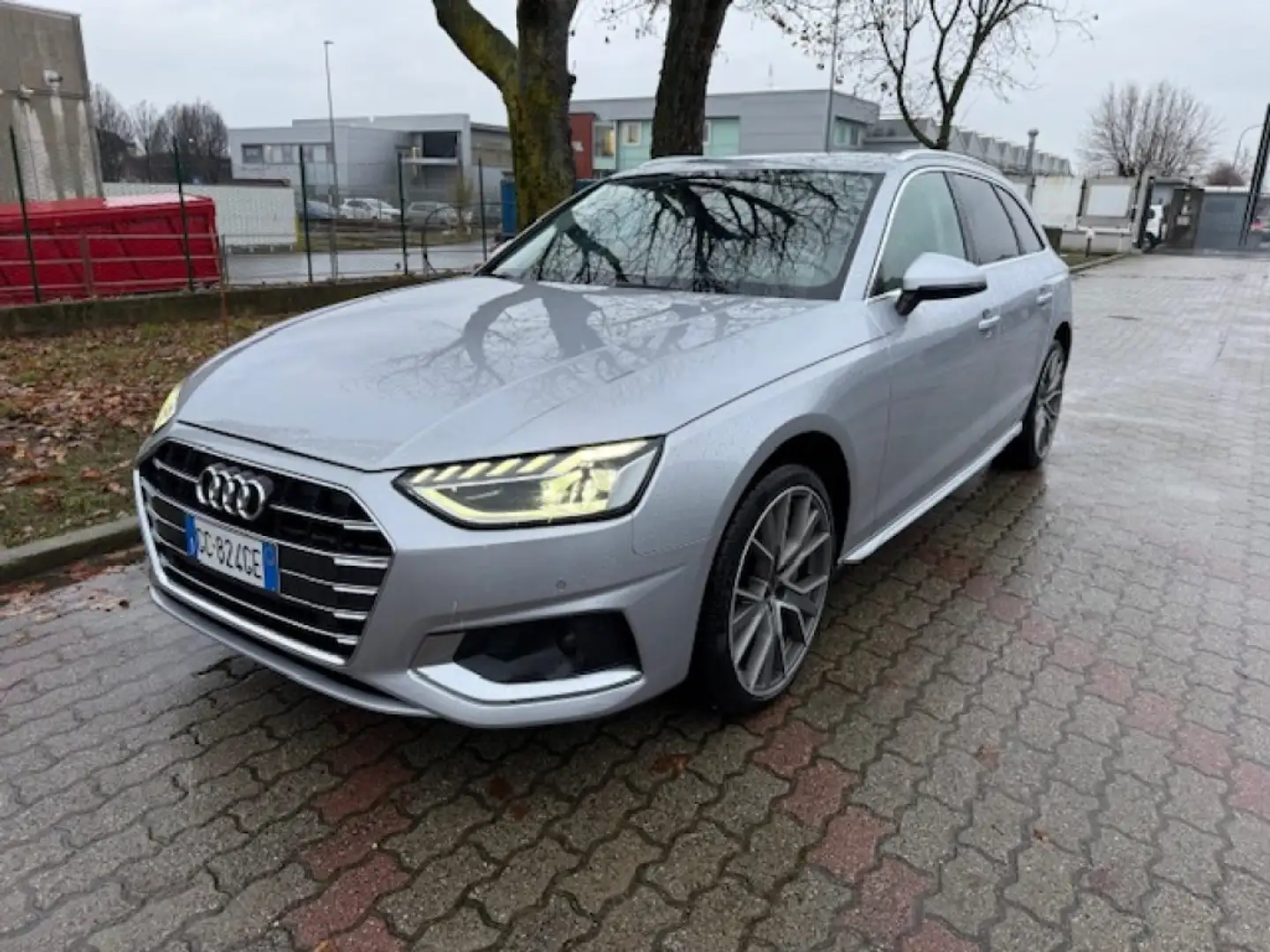 Audi A4 Avant 40 TDI S tronic Business,Led Argent - 1