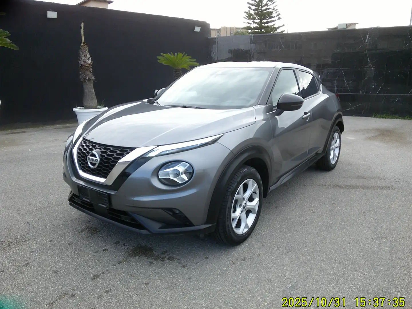 Nissan Juke Juke 1.0 dig-t N-Connecta 114cv dct Grigio - 1