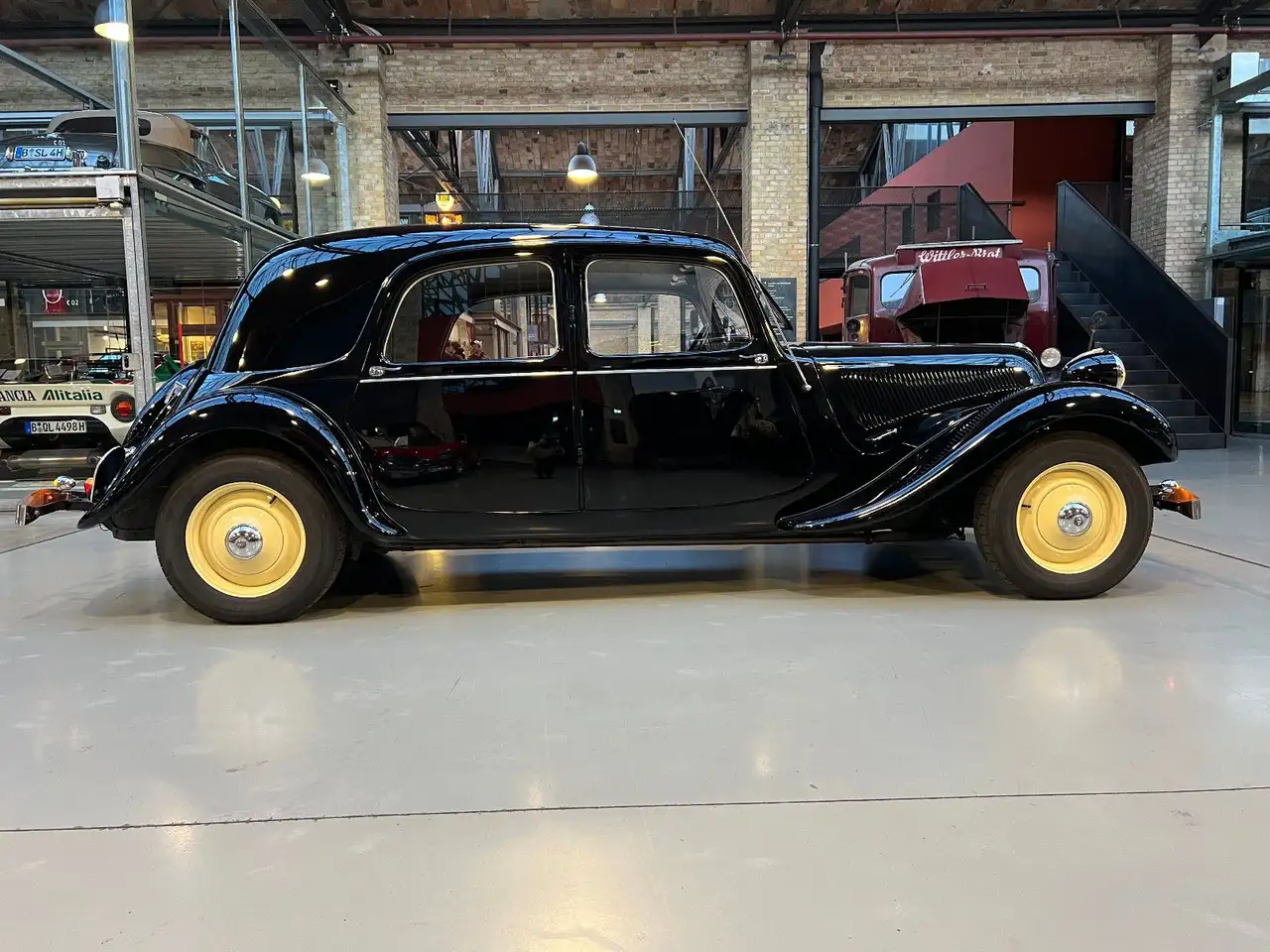 Citroen 11 BN, auf Wunsch mit Chrom-Drahtspeichenrädern, foto 6