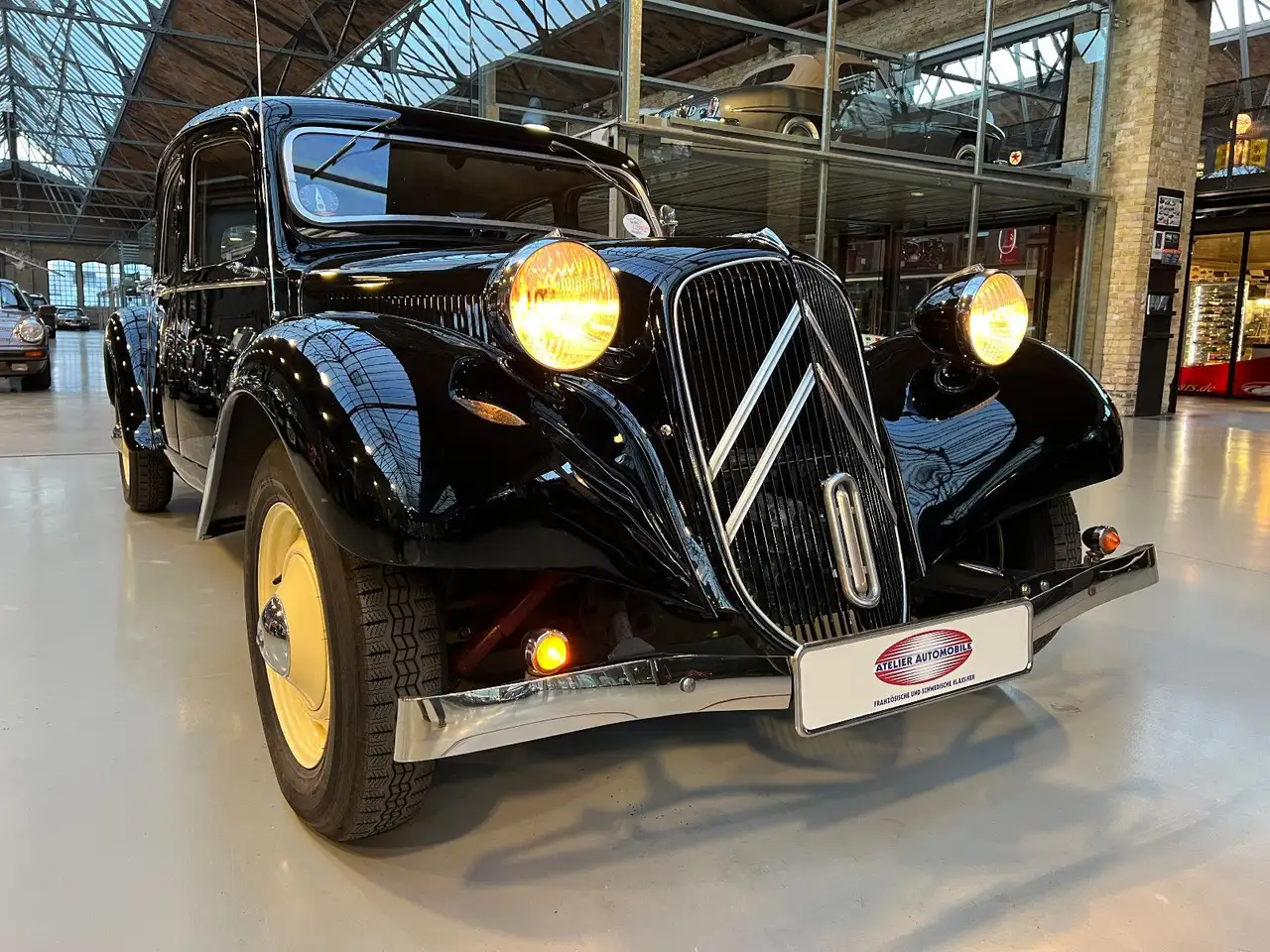 Citroen 11 BN, auf Wunsch mit Chrom-Drahtspeichenrädern, foto 5