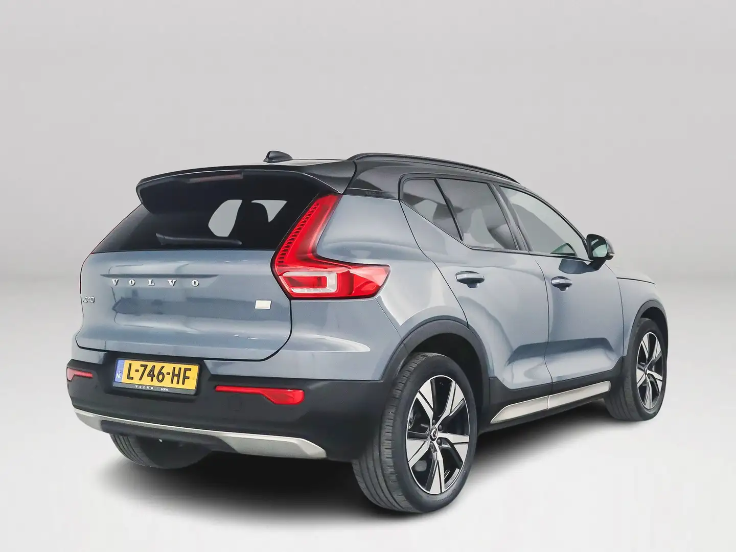 Volvo XC40 Recharge P8 AWD R-Design | Panoramadak | 360° came Grijs - 2