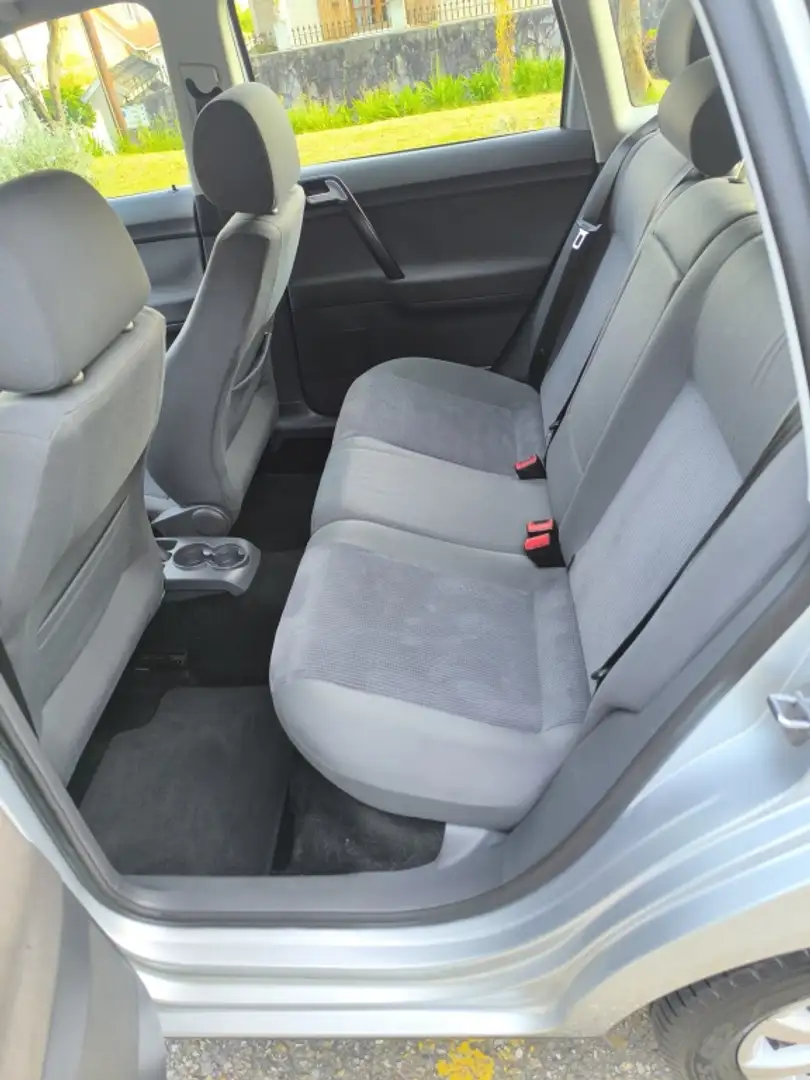 Volkswagen Polo 1.4 Advance 80 Plateado - 2