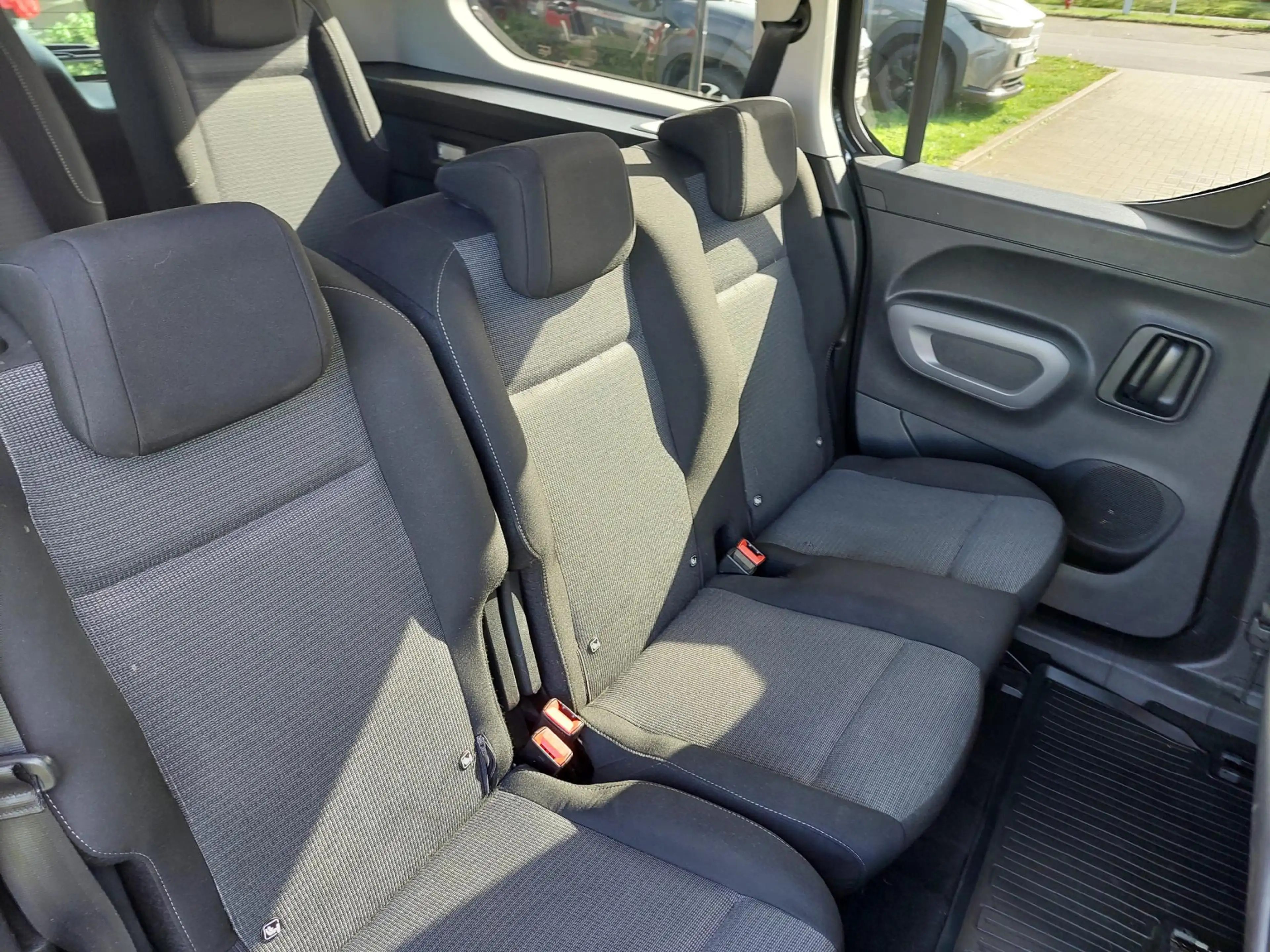 Toyota Proace City Verso 1.2i 81kW LWB Family — photo 12