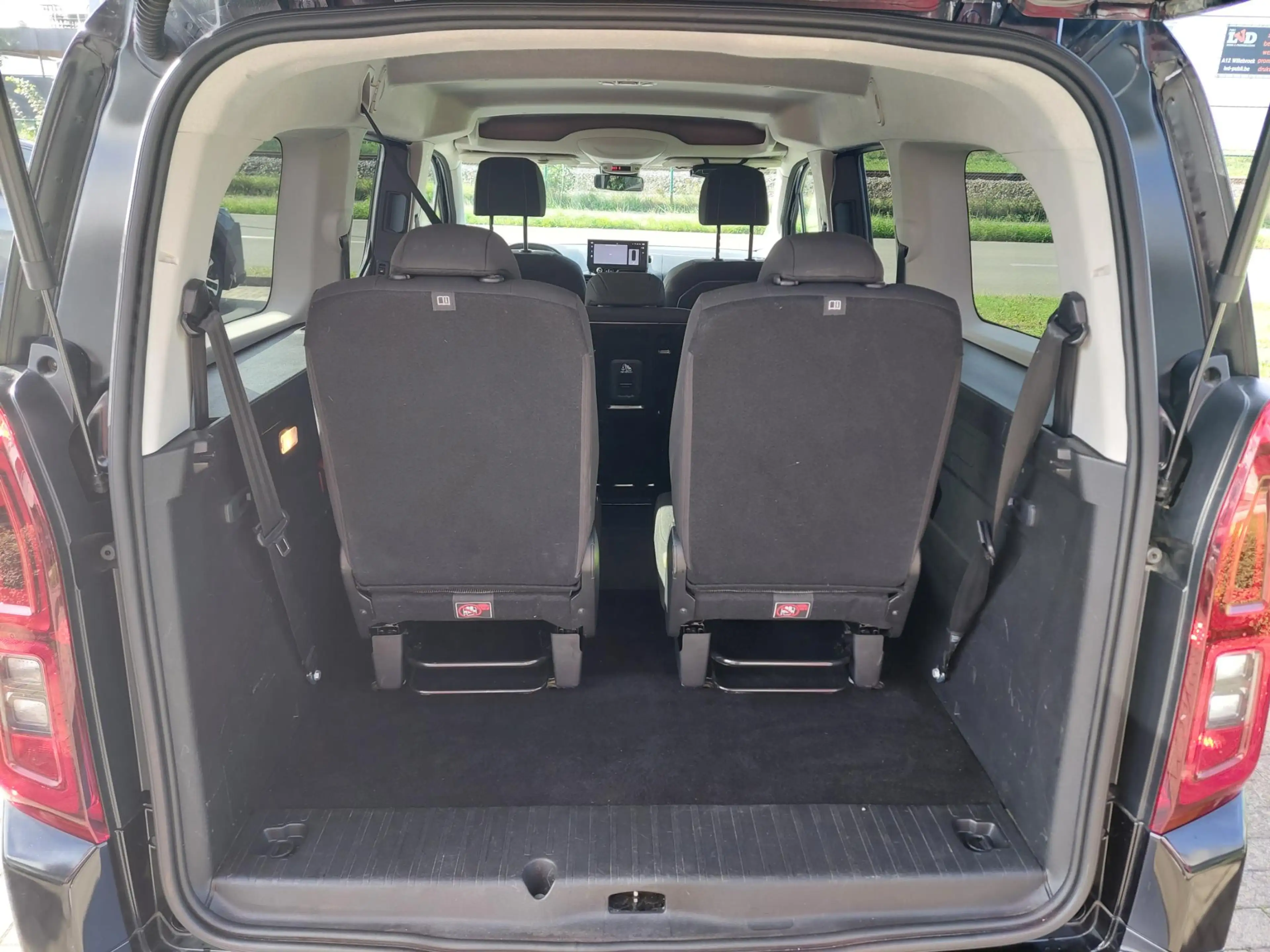 Toyota Proace City Verso 1.2i 81kW LWB Family — photo 10